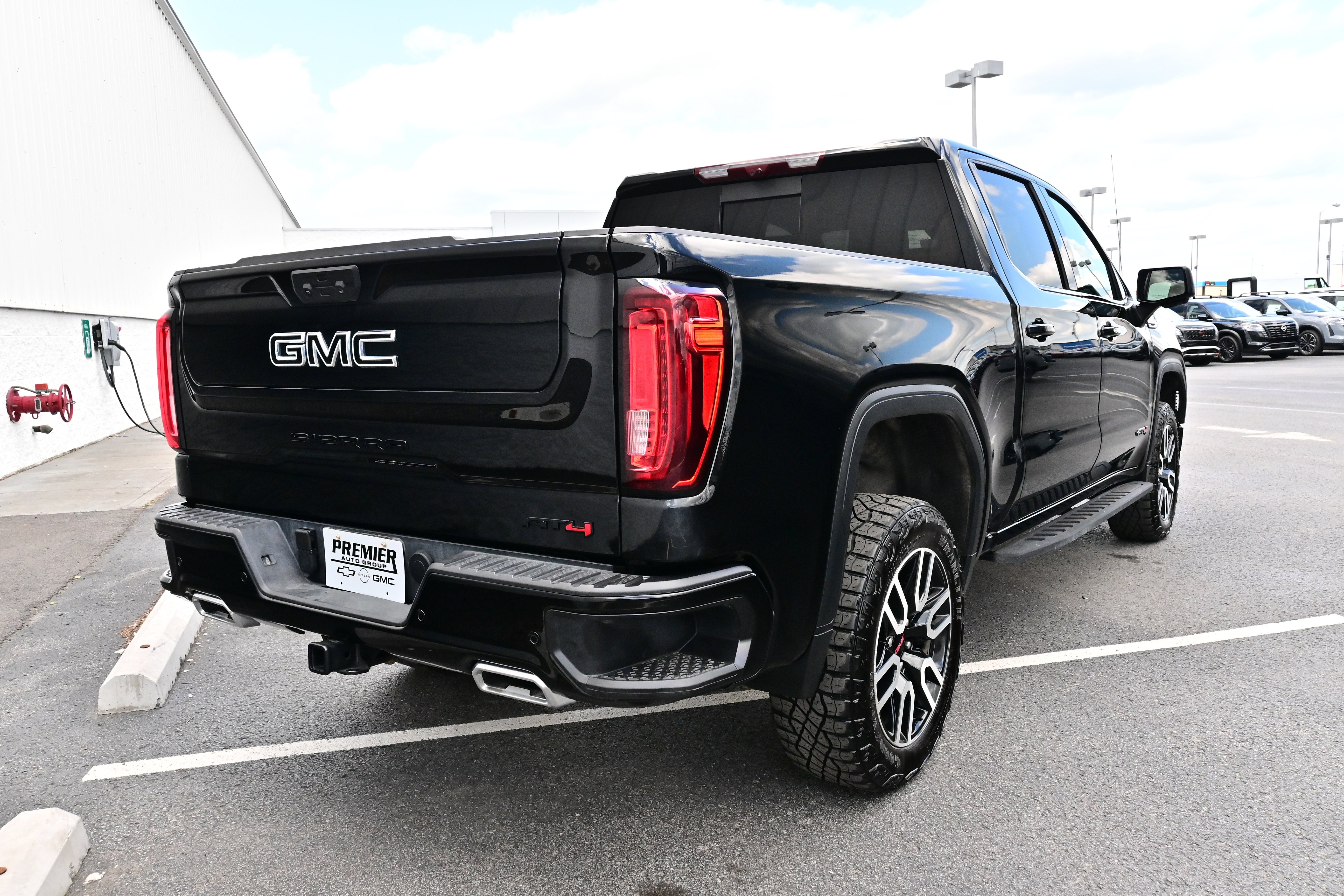 View vehicle photo 6