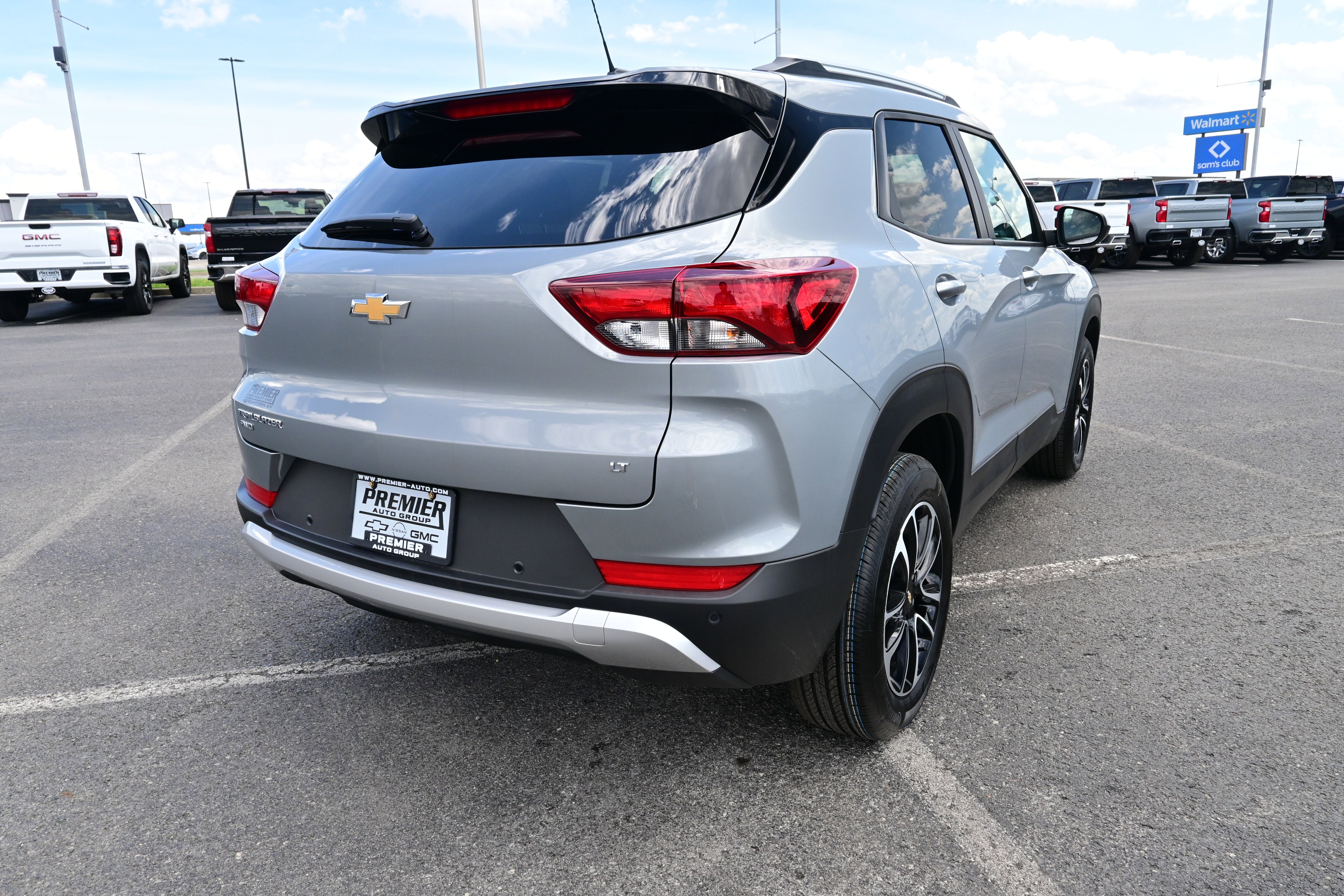View vehicle photo 6