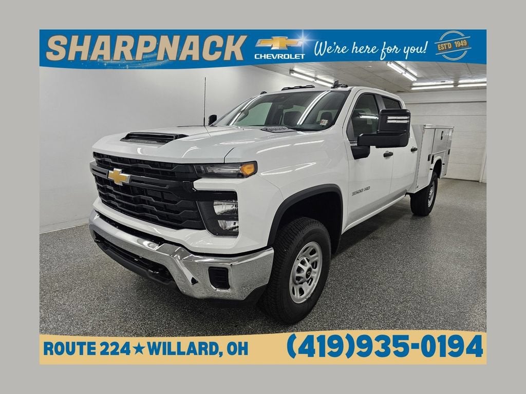 Summit White 2026 Chevrolet Silverado 3500HD Chassis Pickup Truck Four-Wheel Drive Automatic