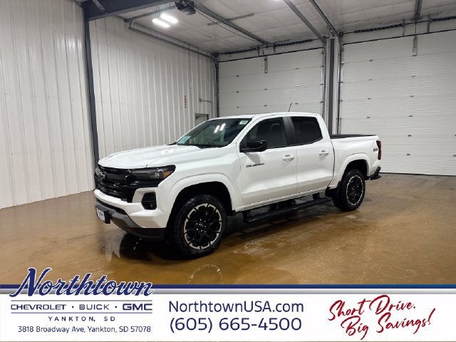 Summit White 2026 Chevrolet Colorado Pickup Truck Four-Wheel Drive Automatic