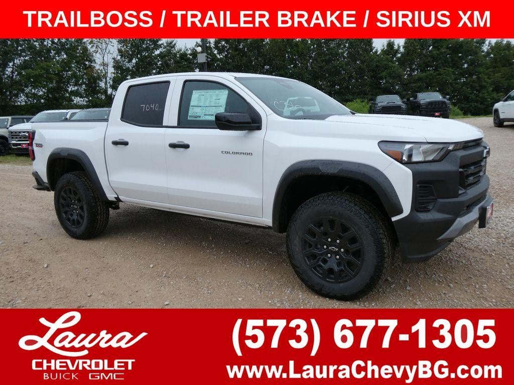 Summit White 2026 Chevrolet Colorado Pickup Truck Four-Wheel Drive Automatic