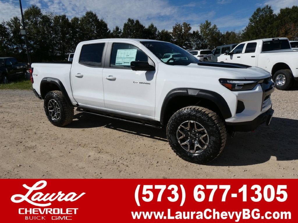Summit White 2026 Chevrolet Colorado Pickup Truck Four-Wheel Drive Automatic