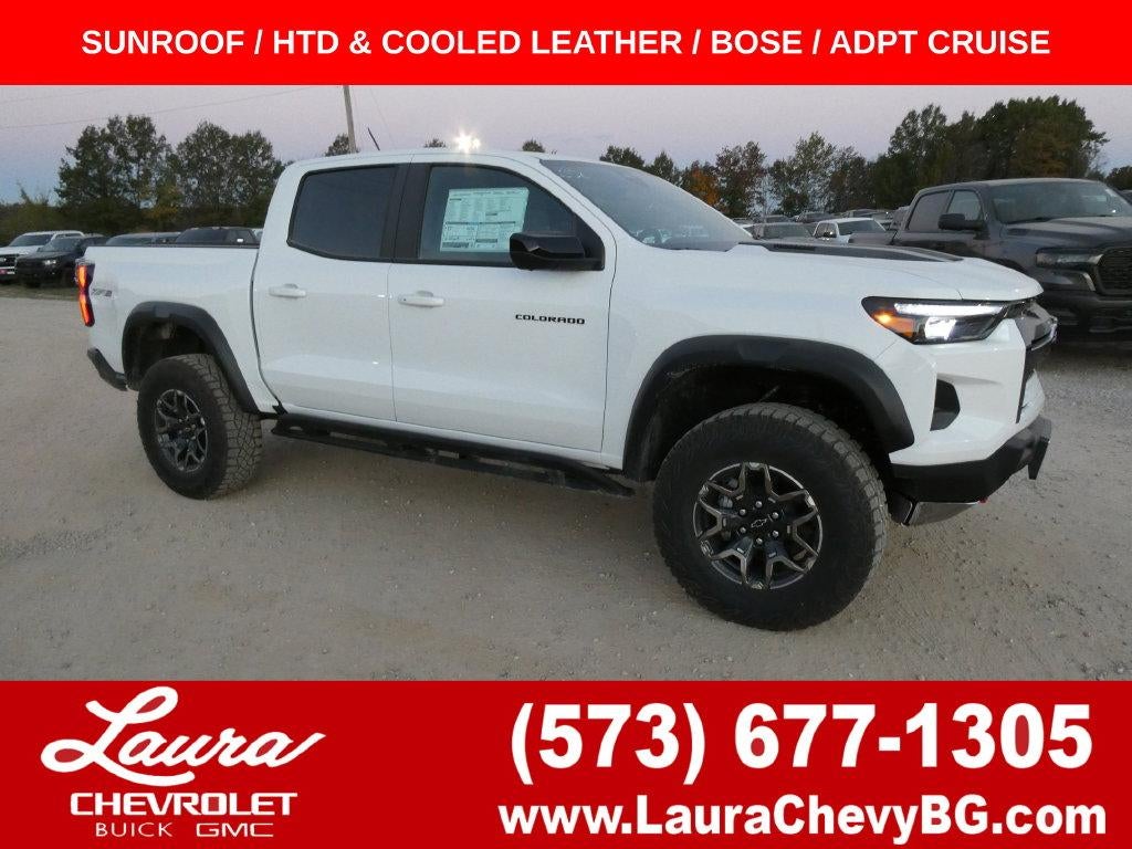 Summit White 2026 Chevrolet Colorado Pickup Truck Four-Wheel Drive Automatic