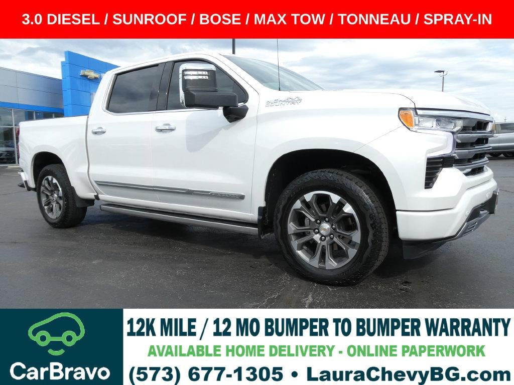 White (Iridescent Pearl Tricoat) 2025 Chevrolet Silverado 1500 Pickup Truck Four-Wheel Drive Automatic