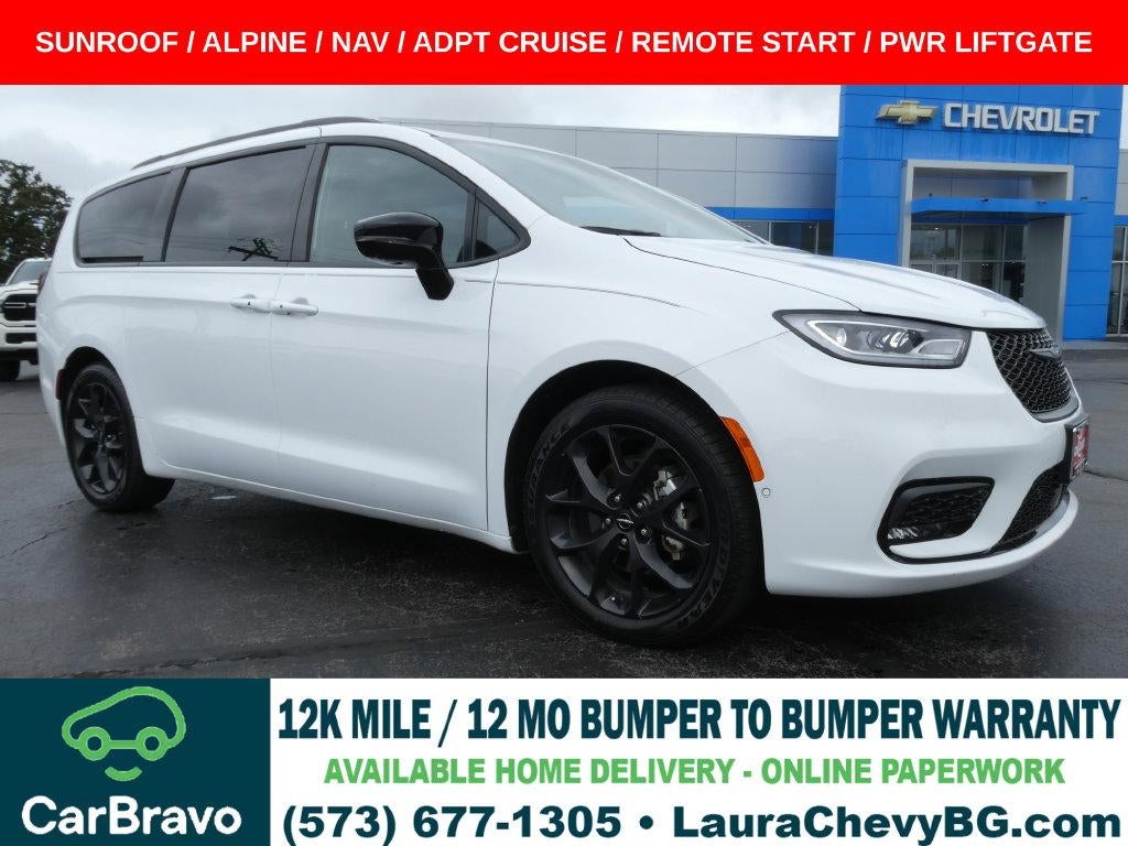 White 2025 Chrysler Pacifica Minivan Front-Wheel Drive Automatic