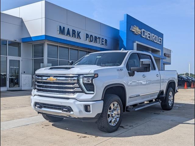 Polar White Tricoat 2026 Chevrolet Silverado 2500HD Pickup Truck Four-Wheel Drive Automatic