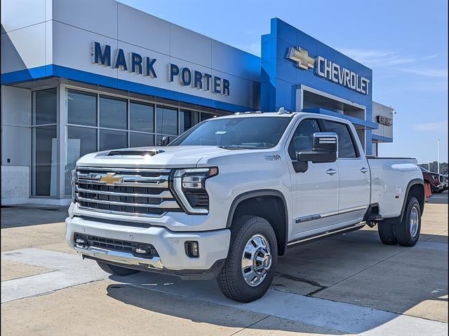 Polar White Tricoat 2026 Chevrolet Silverado 3500HD Pickup Truck Four-Wheel Drive Automatic