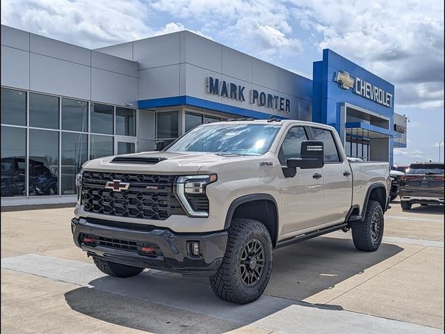 White Sands 2026 Chevrolet Silverado 2500HD Pickup Truck Four-Wheel Drive Automatic