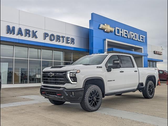 Summit White 2026 Chevrolet Silverado 2500HD Pickup Truck Four-Wheel Drive Automatic