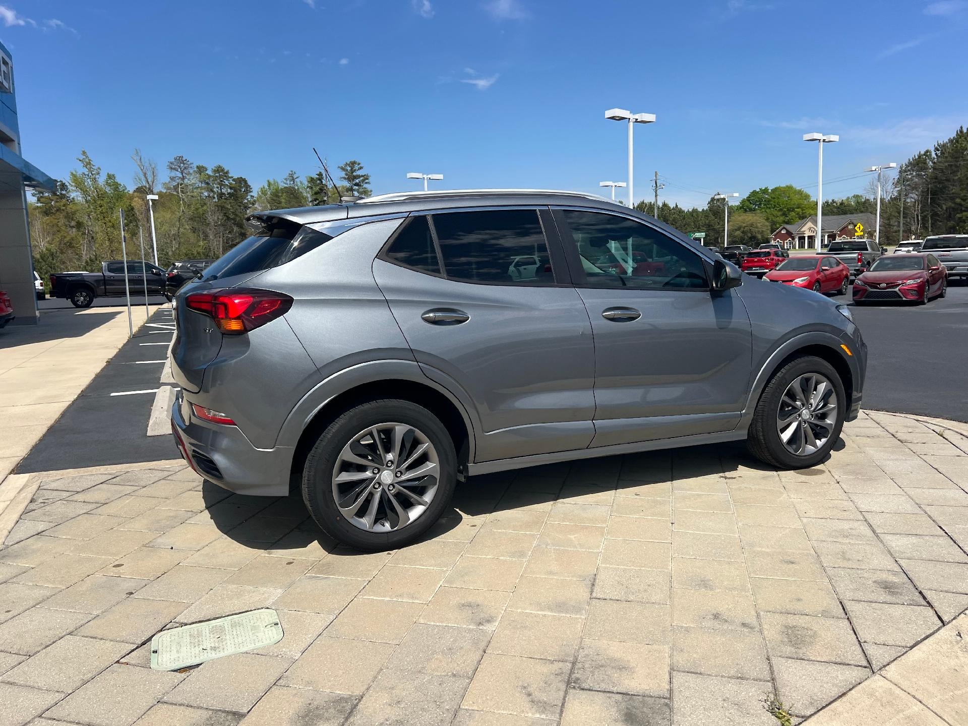 View vehicle photo 4
