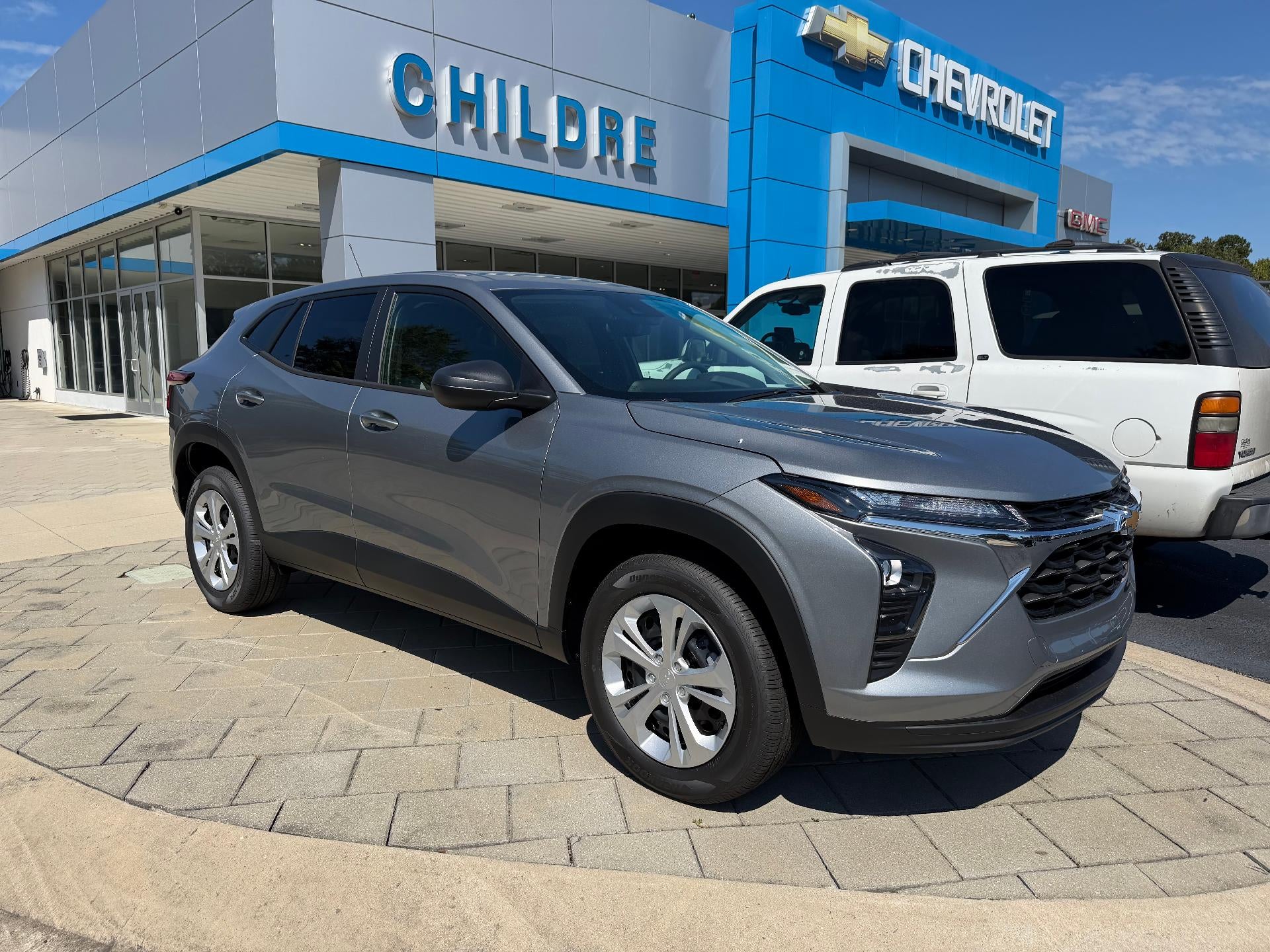 Sterling Gray Metallic 2026 Chevrolet Trax SUV / Crossover Front-Wheel Drive Automatic