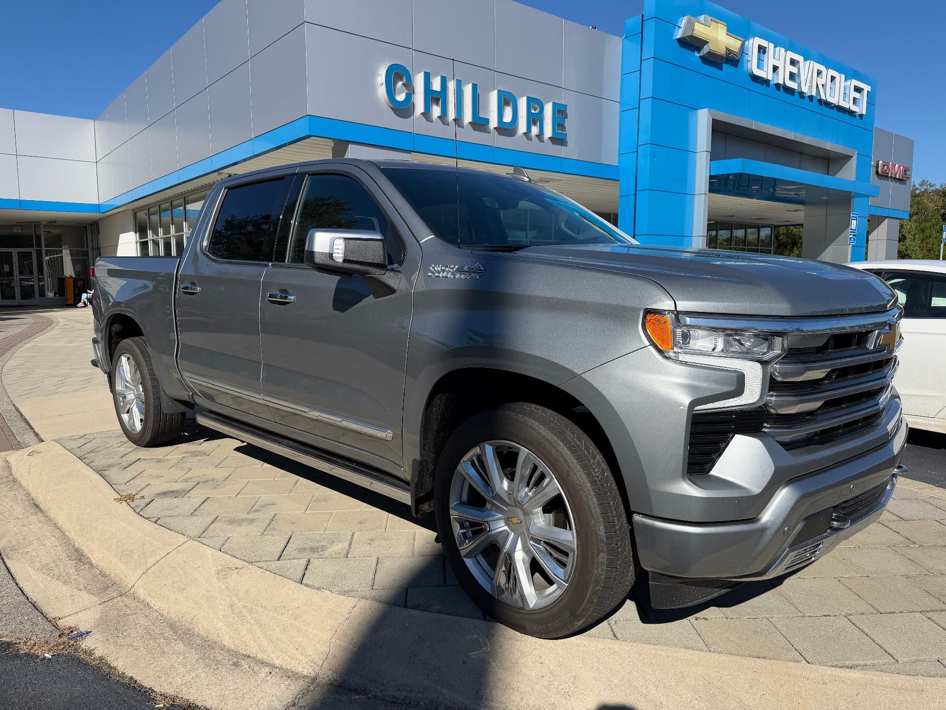 2026 Chevrolet Silverado 1500 High Country Crew Cab 4WD