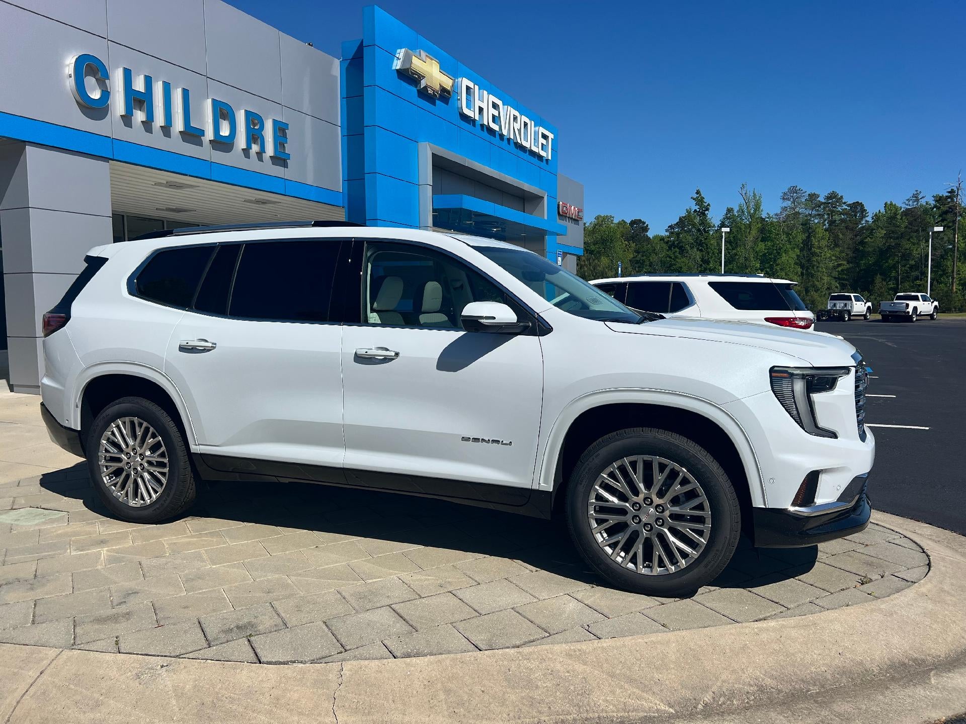 View vehicle photo 2