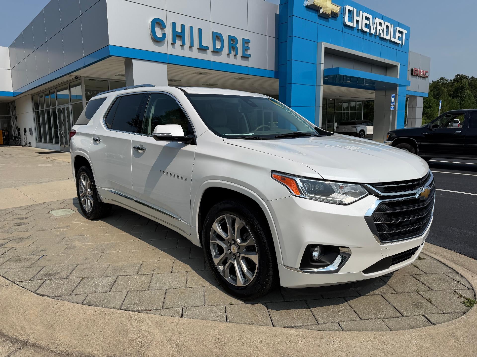 White (Iridescent Pearl Tricoat) 2019 Chevrolet Traverse SUV / Crossover Front-Wheel Drive Automatic