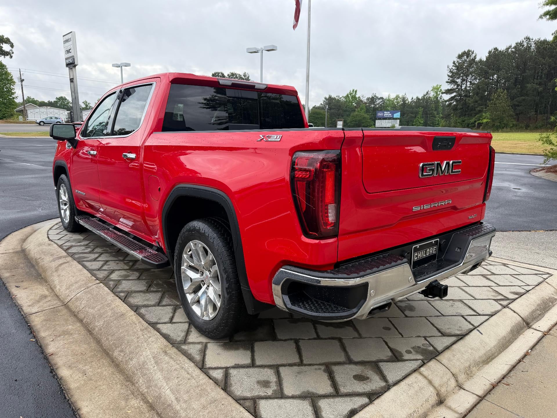 View vehicle photo 4