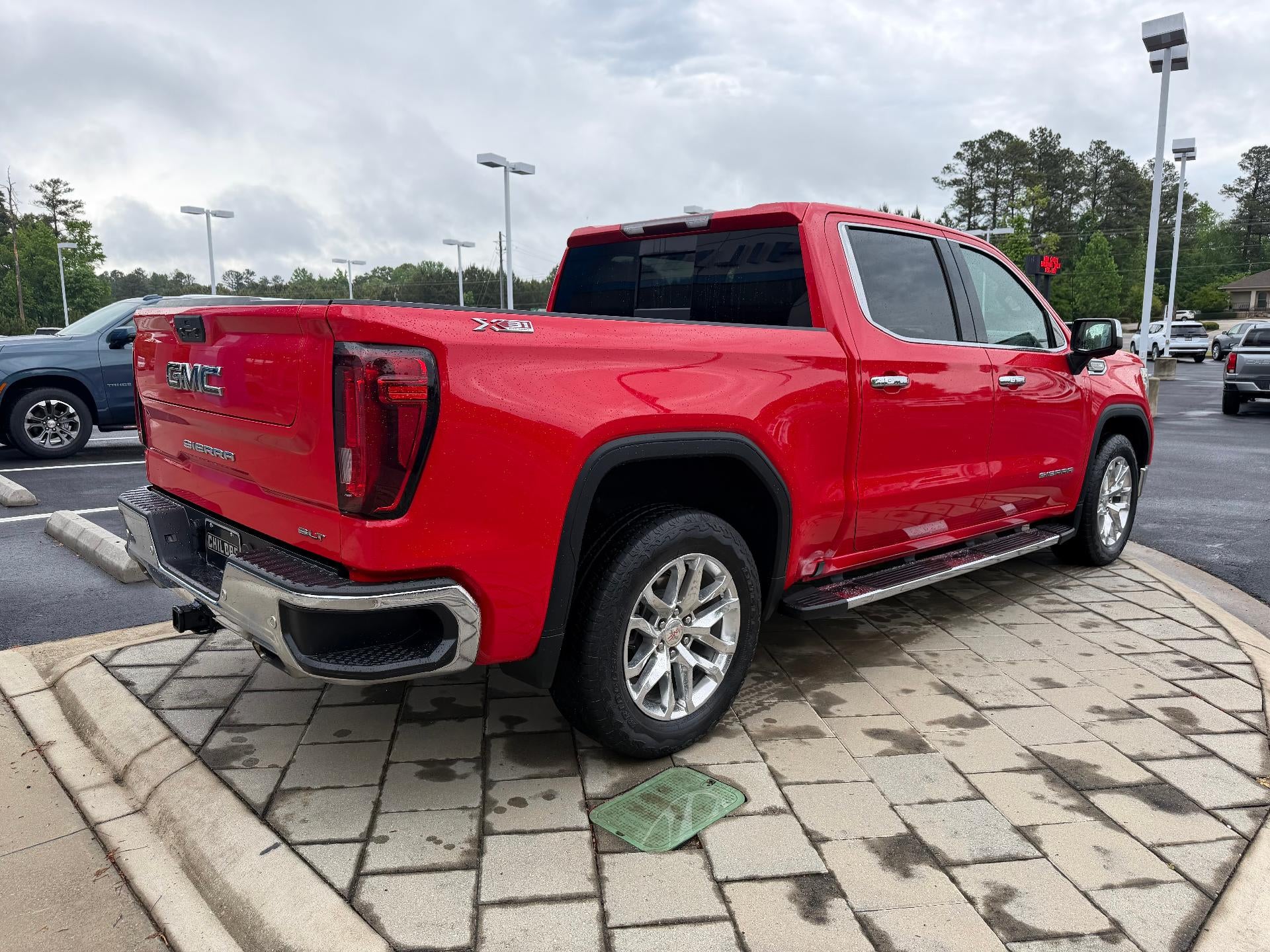View vehicle photo 6