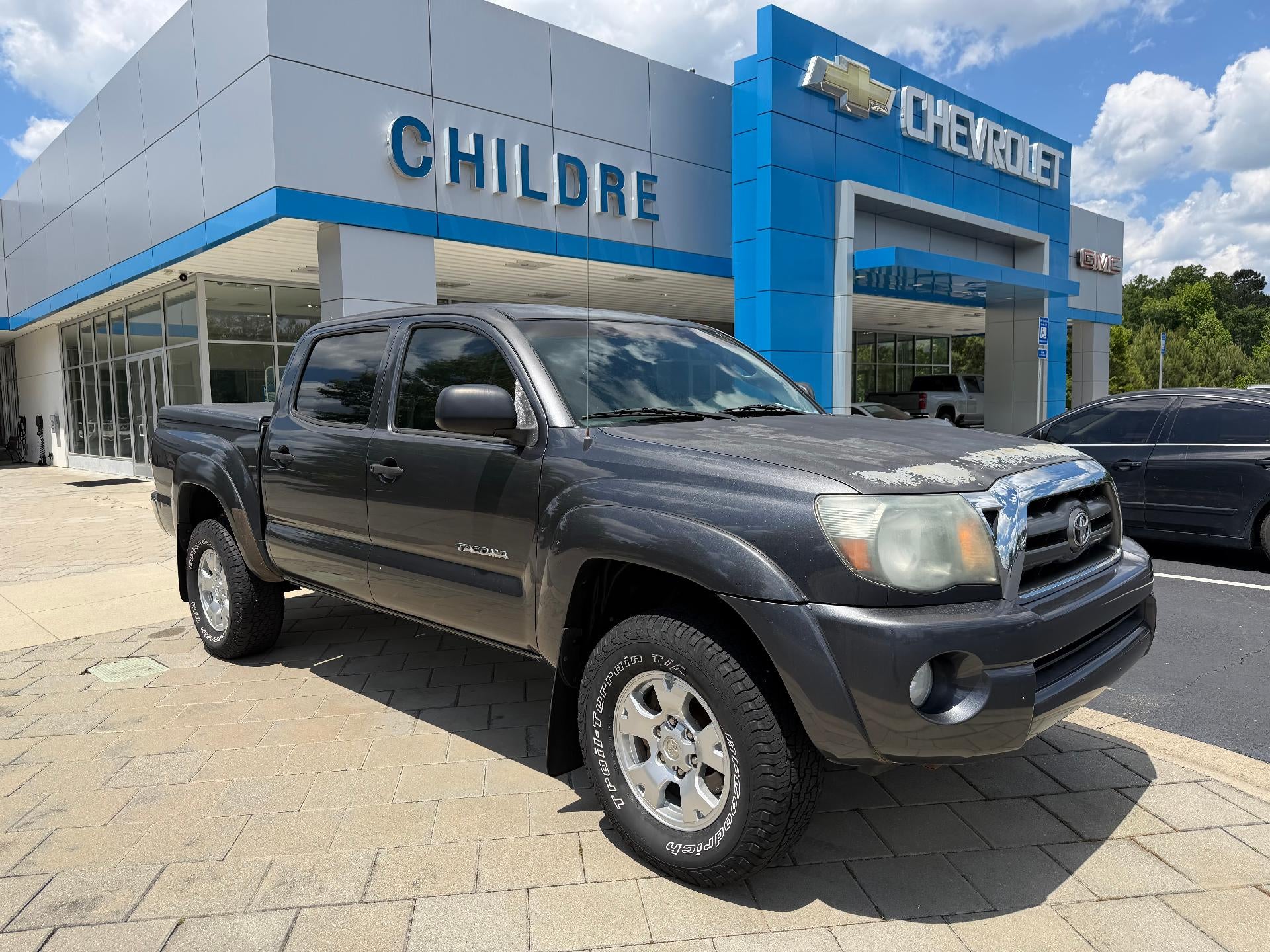 View vehicle photo 2
