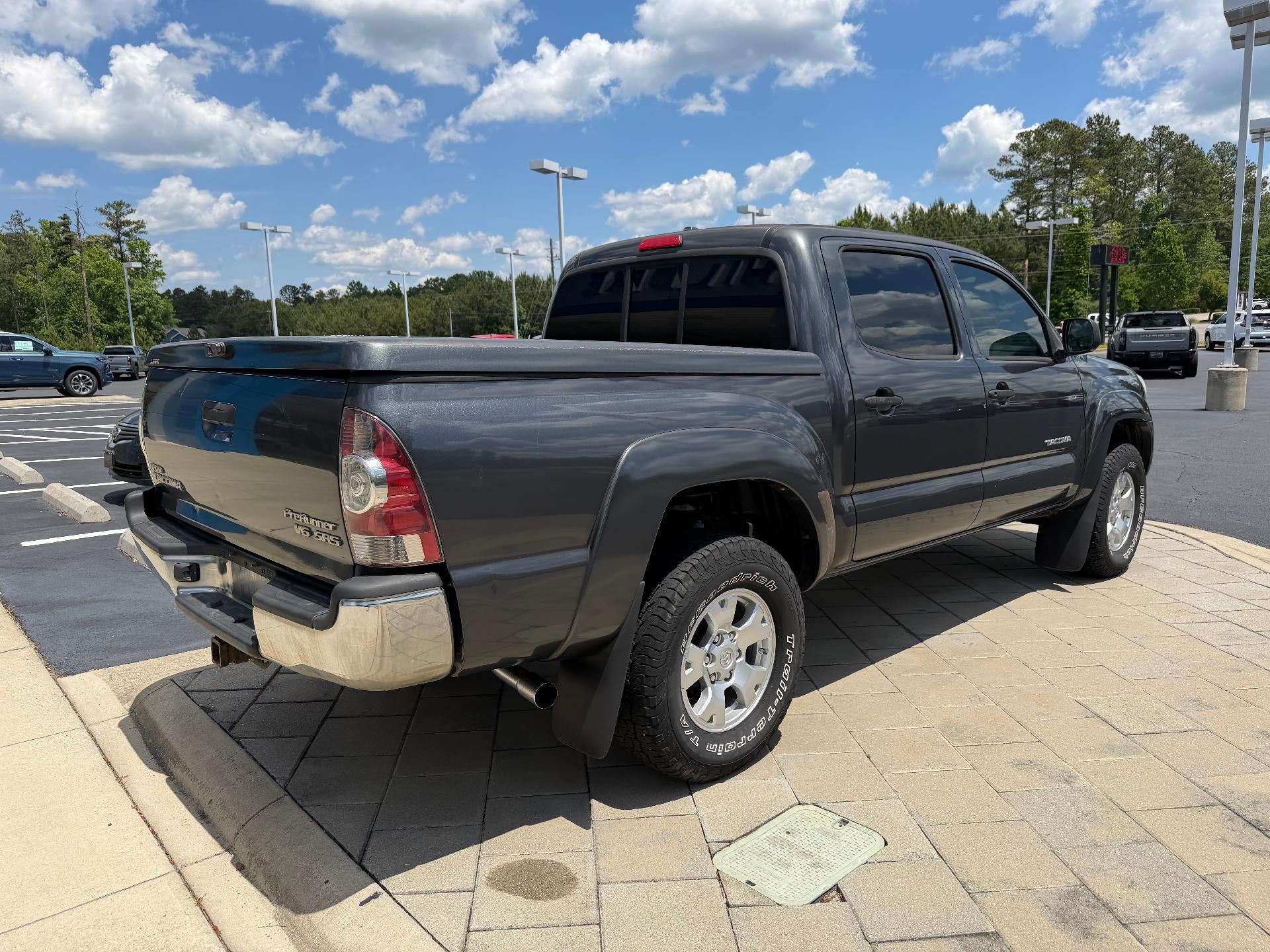 View vehicle photo 4