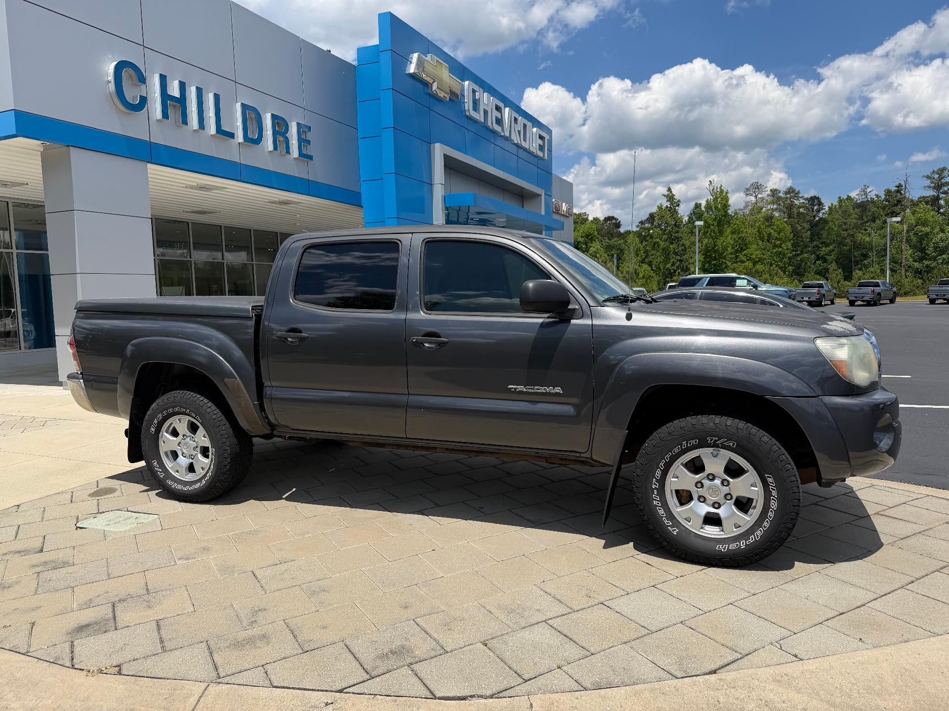 View vehicle photo 5