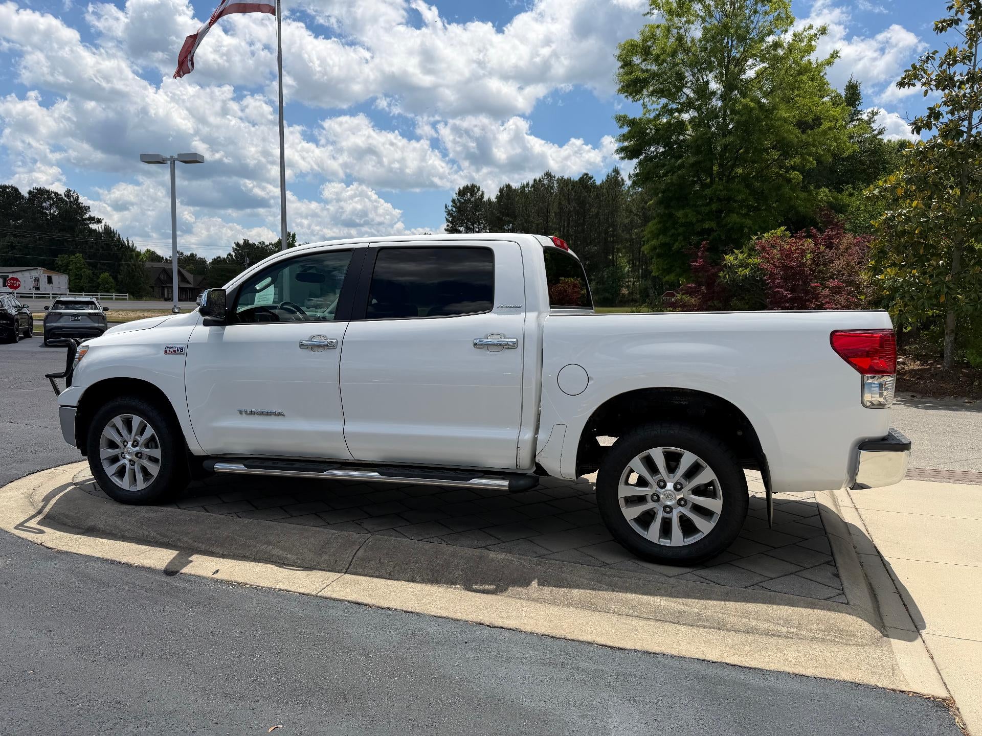 View vehicle photo 5