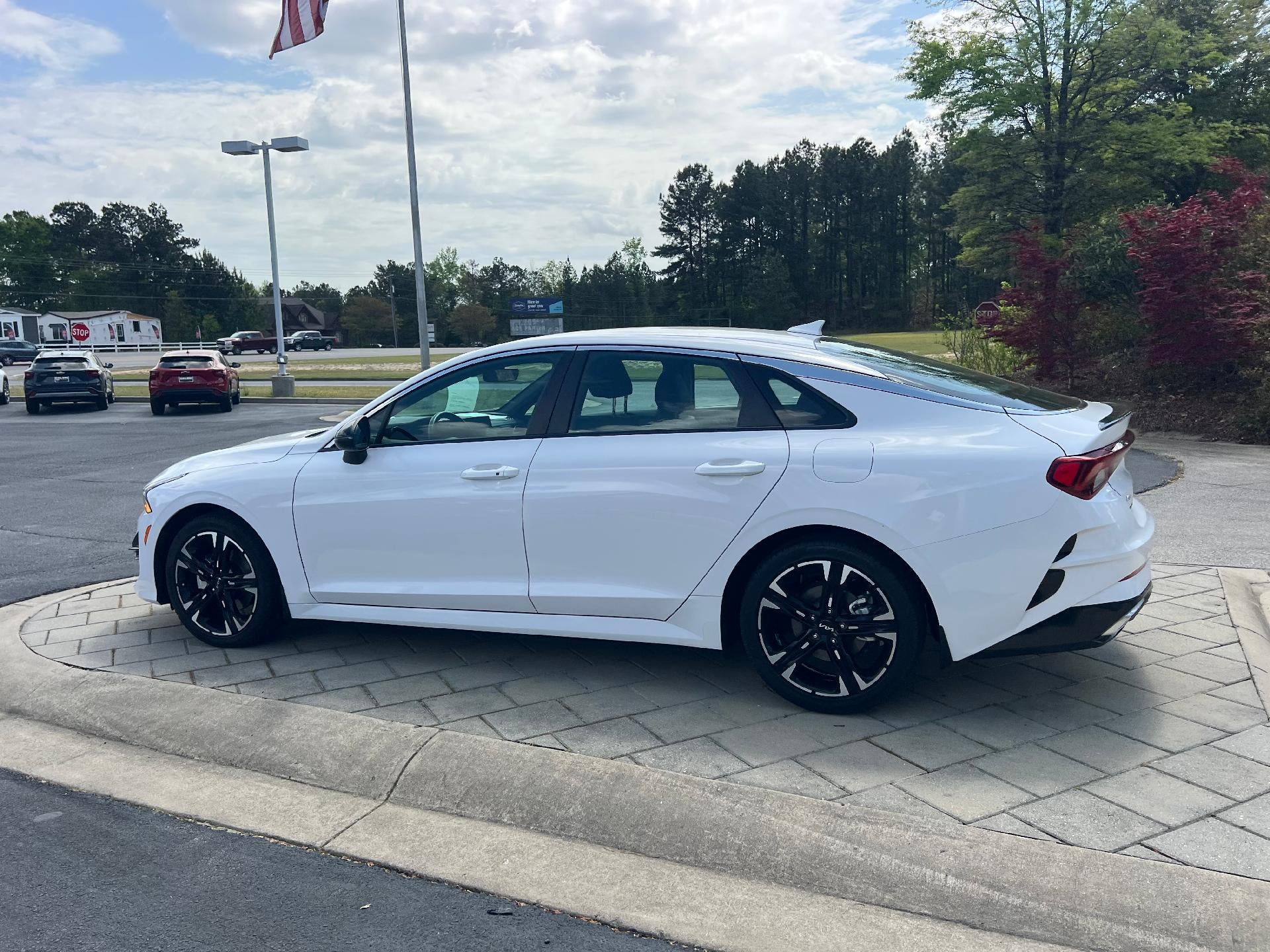 View vehicle photo 7