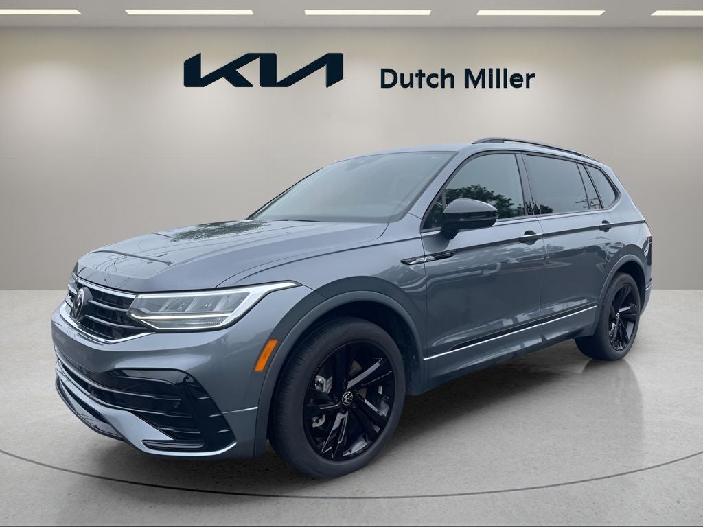 Platinum Gray Metallic 2024 Volkswagen Tiguan SUV / Crossover Front-Wheel Drive 8-Speed Automatic