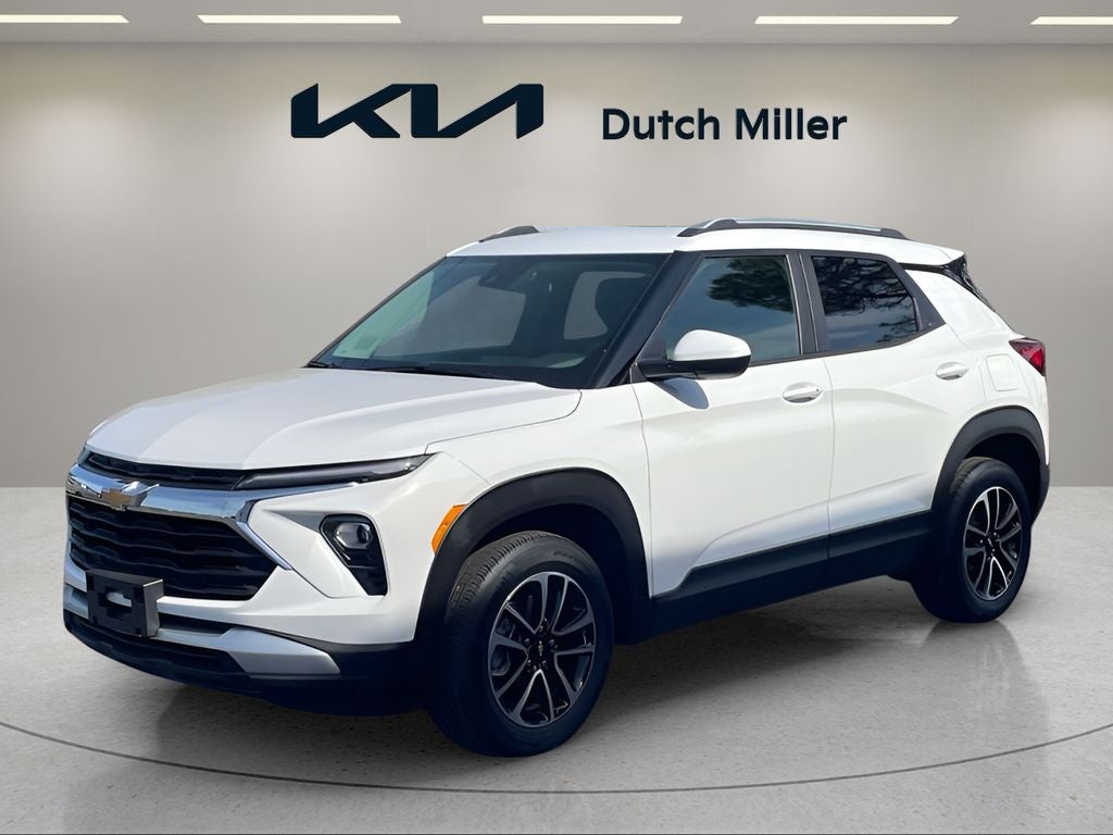 Summit White 2025 Chevrolet Trailblazer SUV / Crossover Four-Wheel Drive 9-Speed Automatic