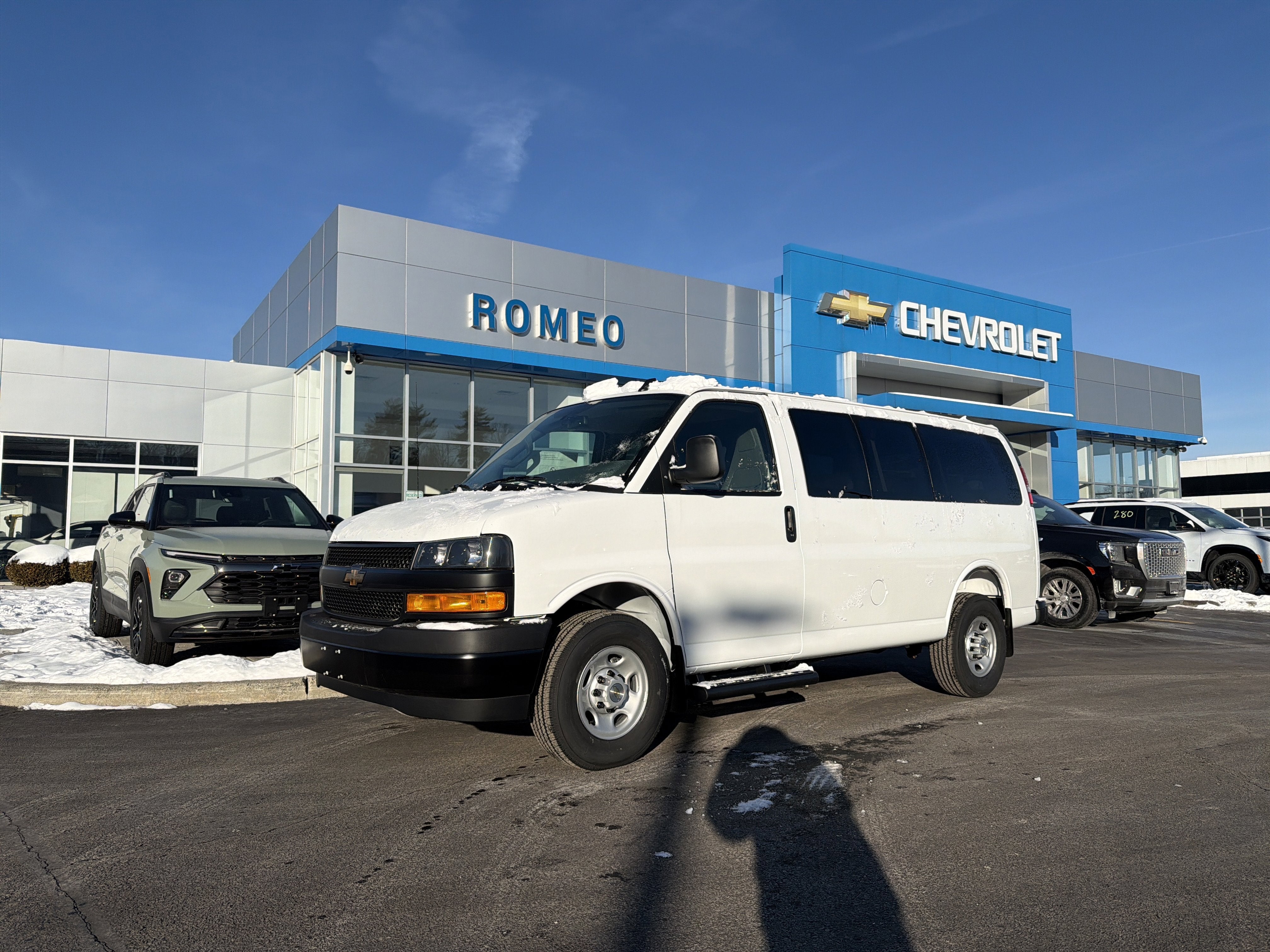 2025 Chevrolet Express 3500 LS RWD