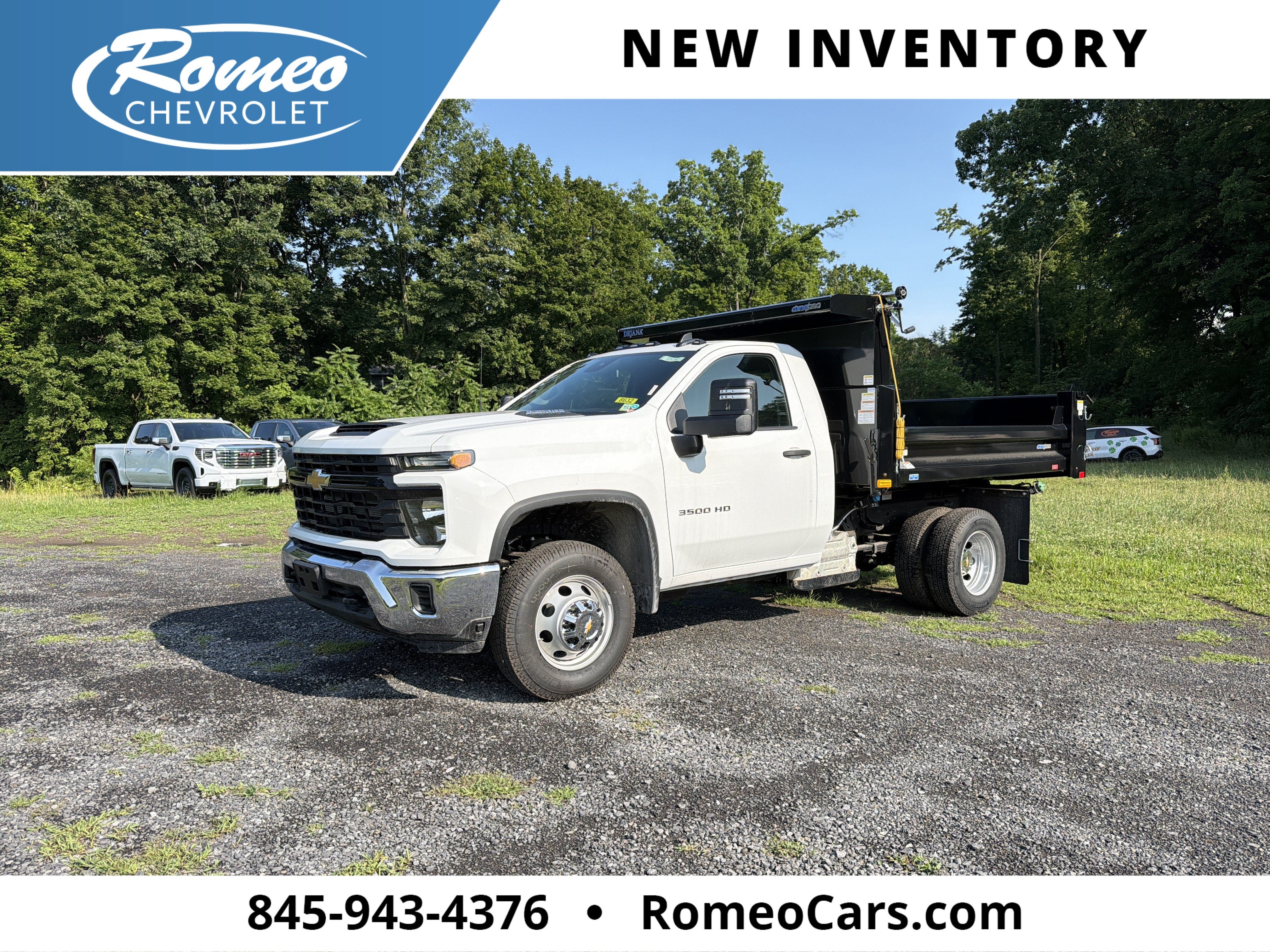 Summit White 2025 Chevrolet Silverado 3500HD Chassis Pickup Truck Four-Wheel Drive Automatic