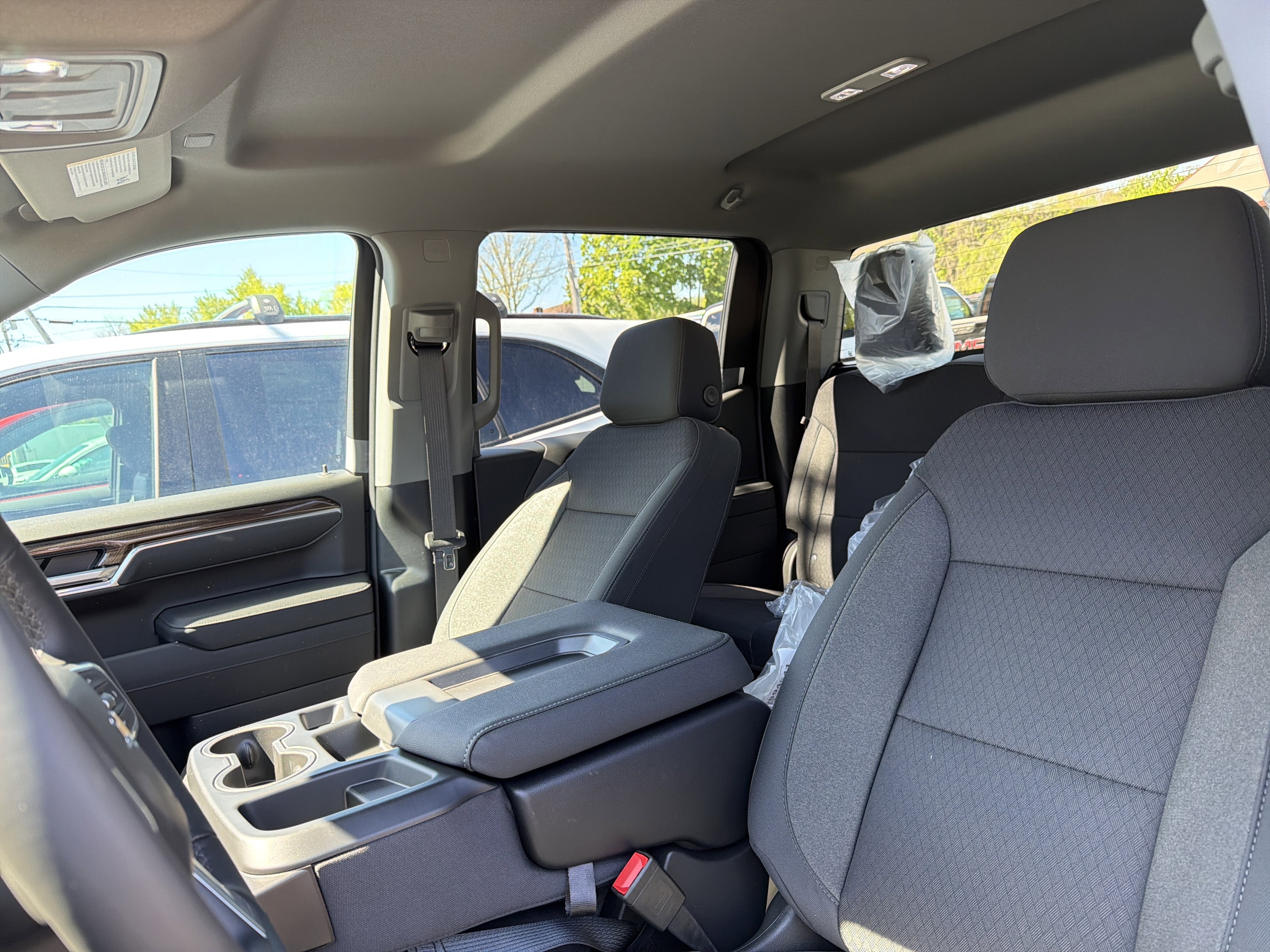 View vehicle photo 4