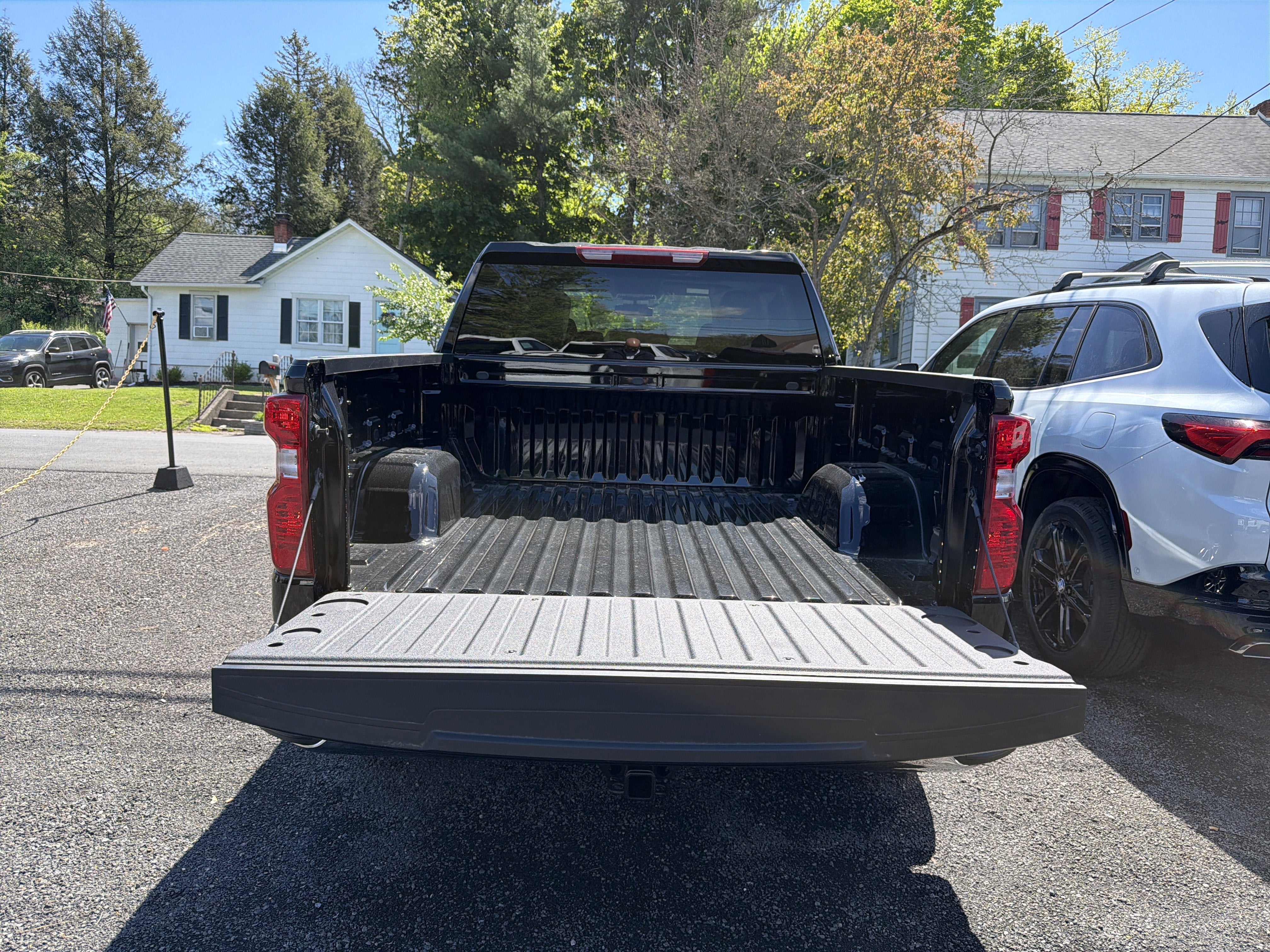 View vehicle photo 7