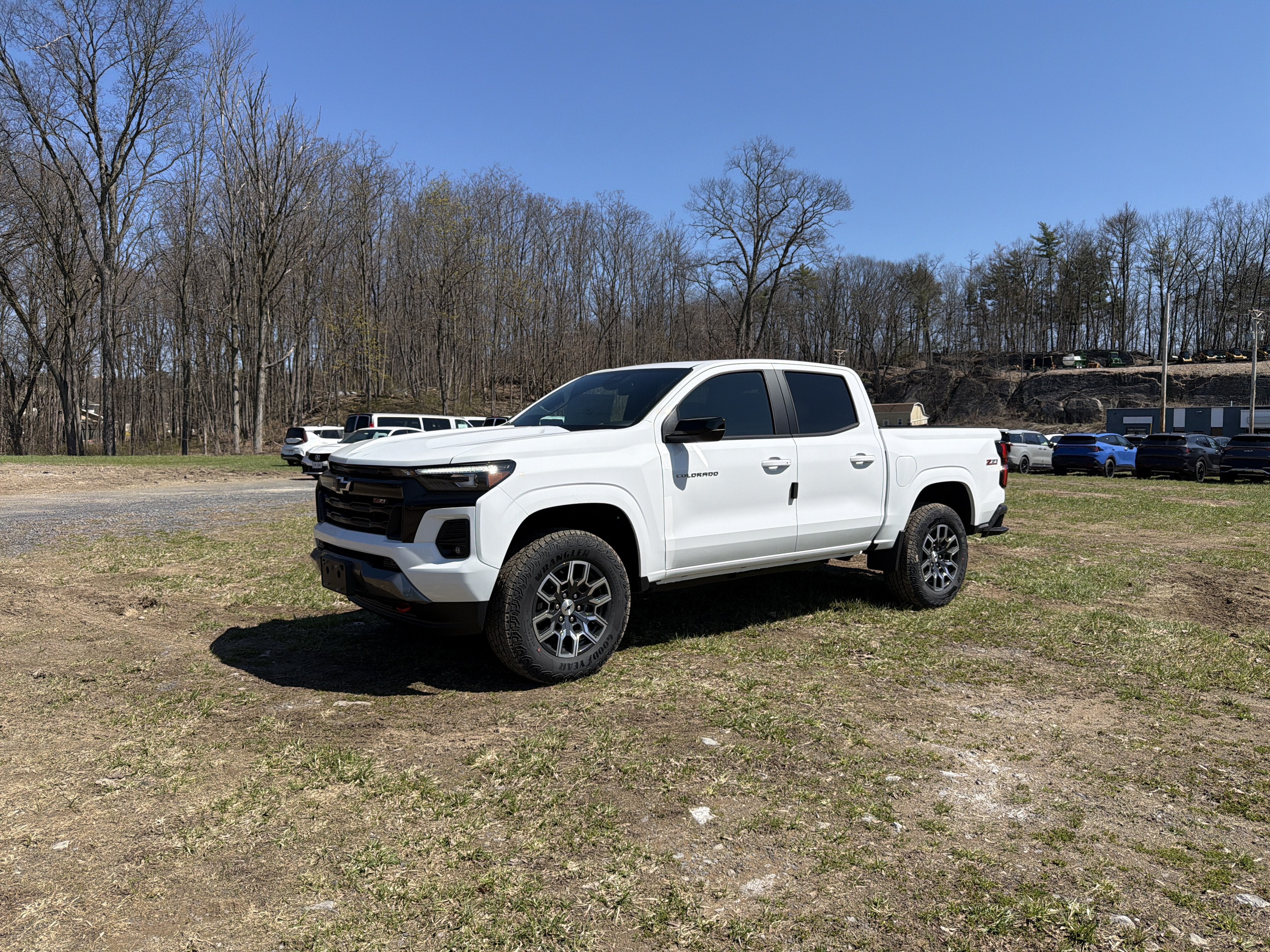 Summit White 2026 Chevrolet Colorado Pickup Truck Four-Wheel Drive Automatic