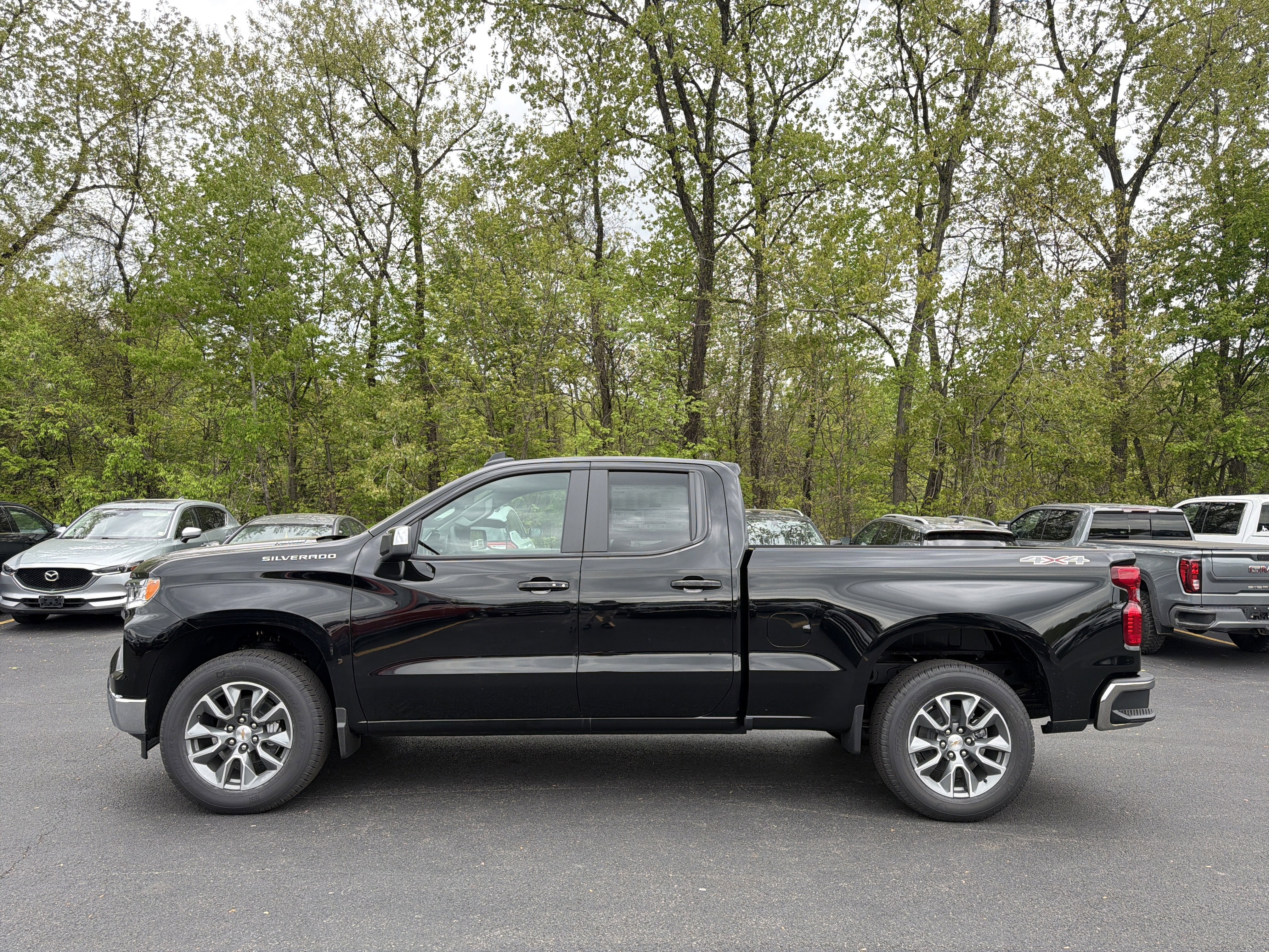View vehicle photo 6