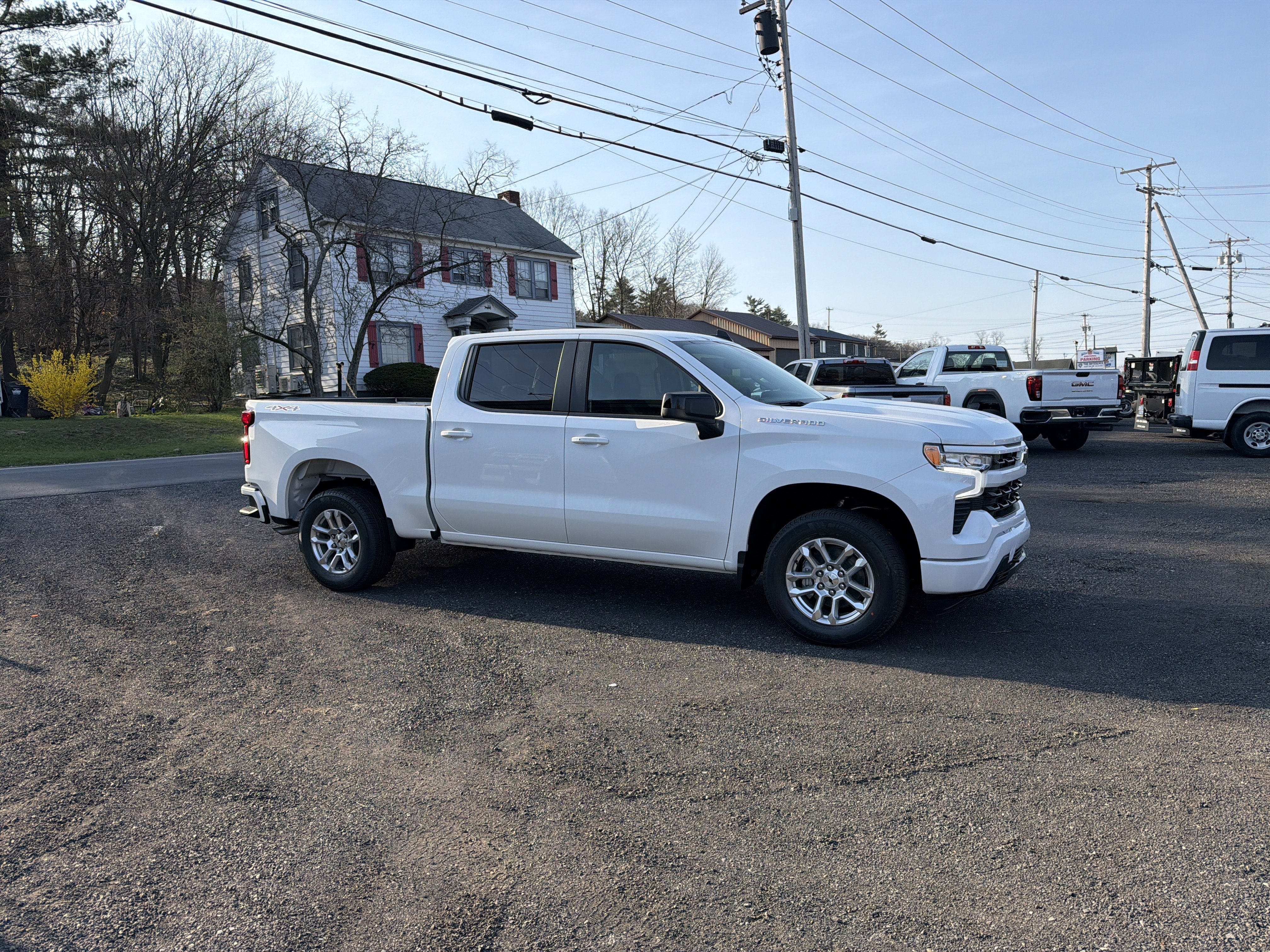 View vehicle photo 3