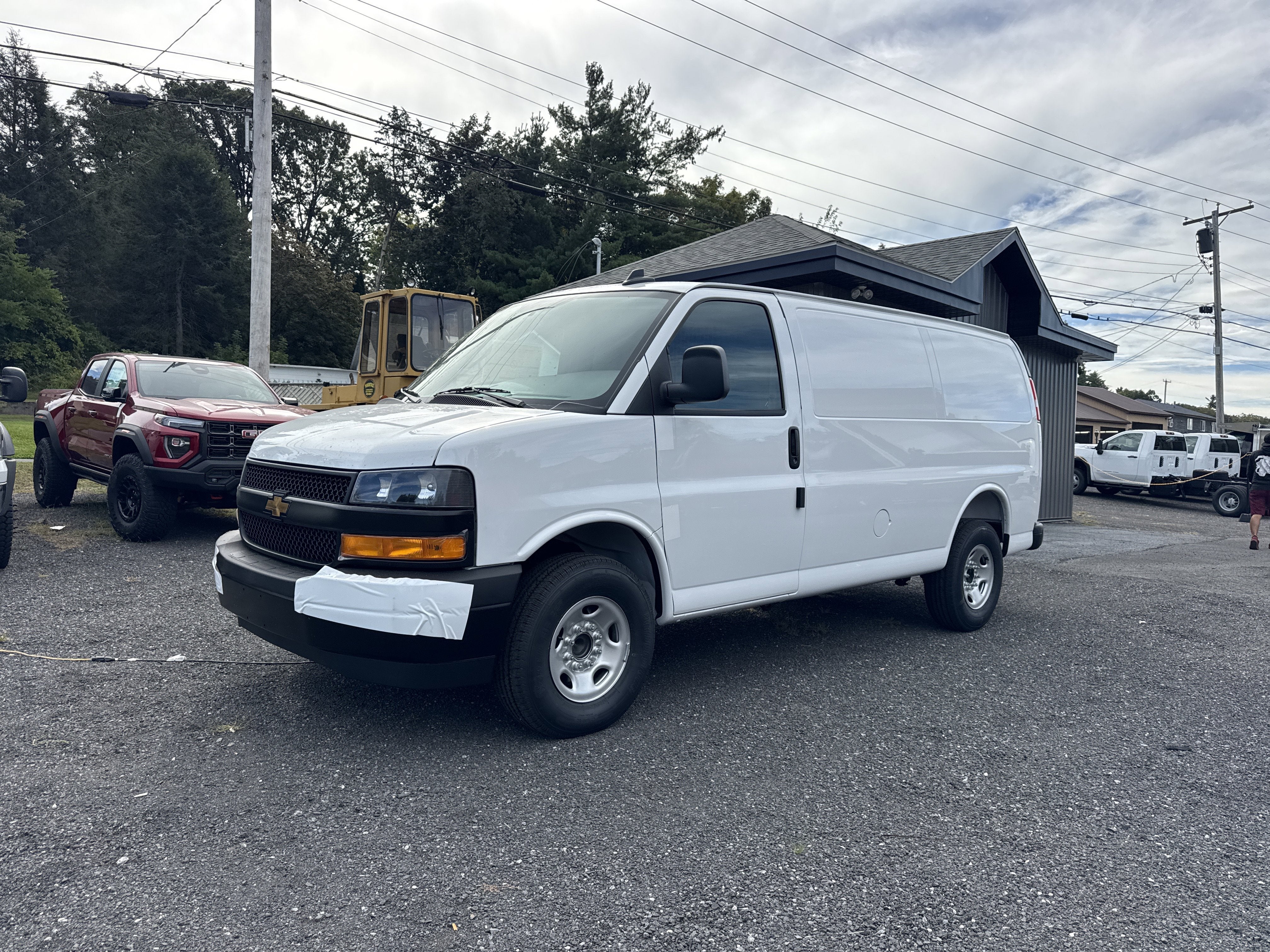 2025 Chevrolet Express Cargo 3500 RWD