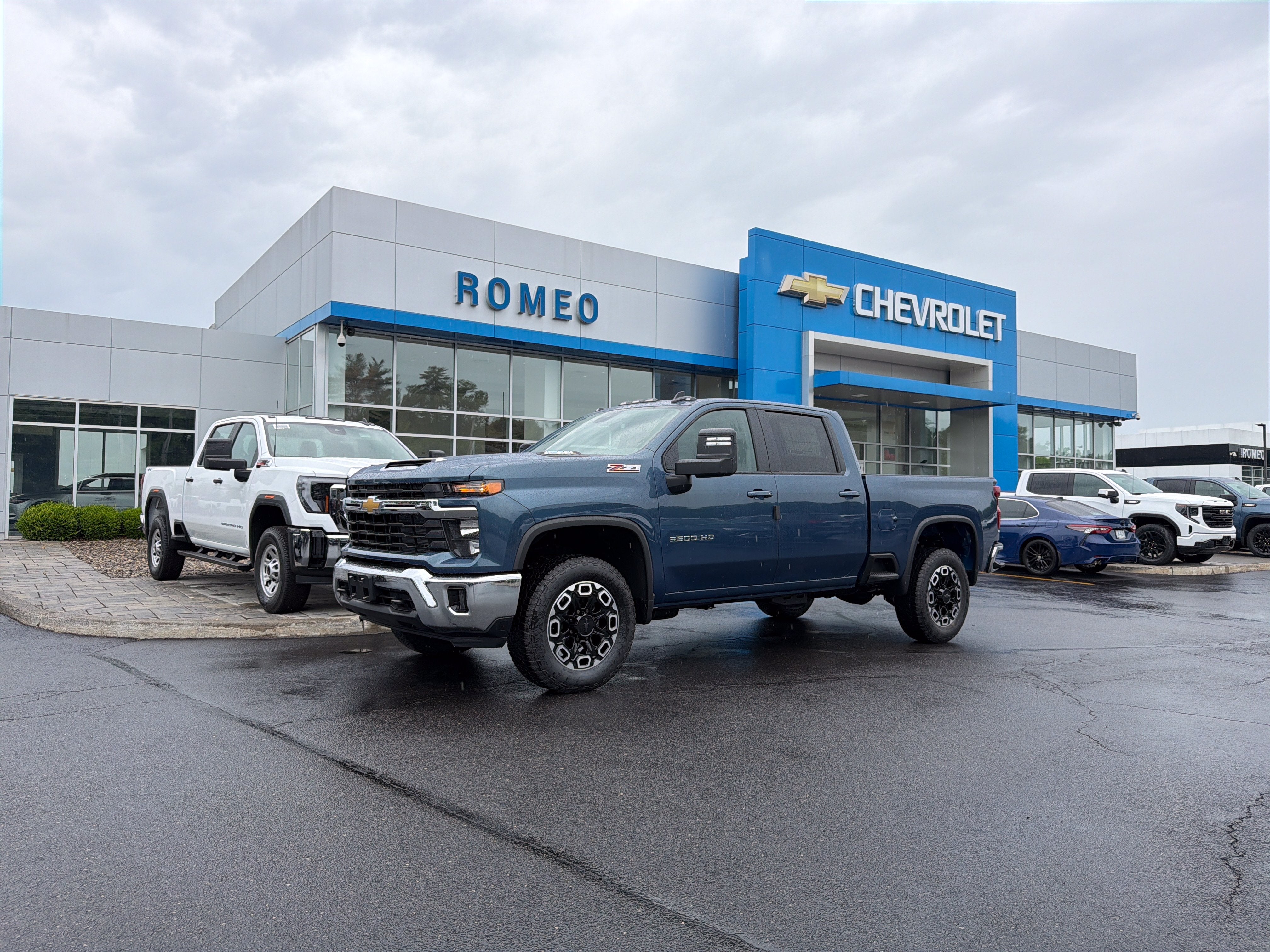 Lakeshore Blue Metallic 2026 Chevrolet Silverado 3500HD Pickup Truck Four-Wheel Drive Automatic