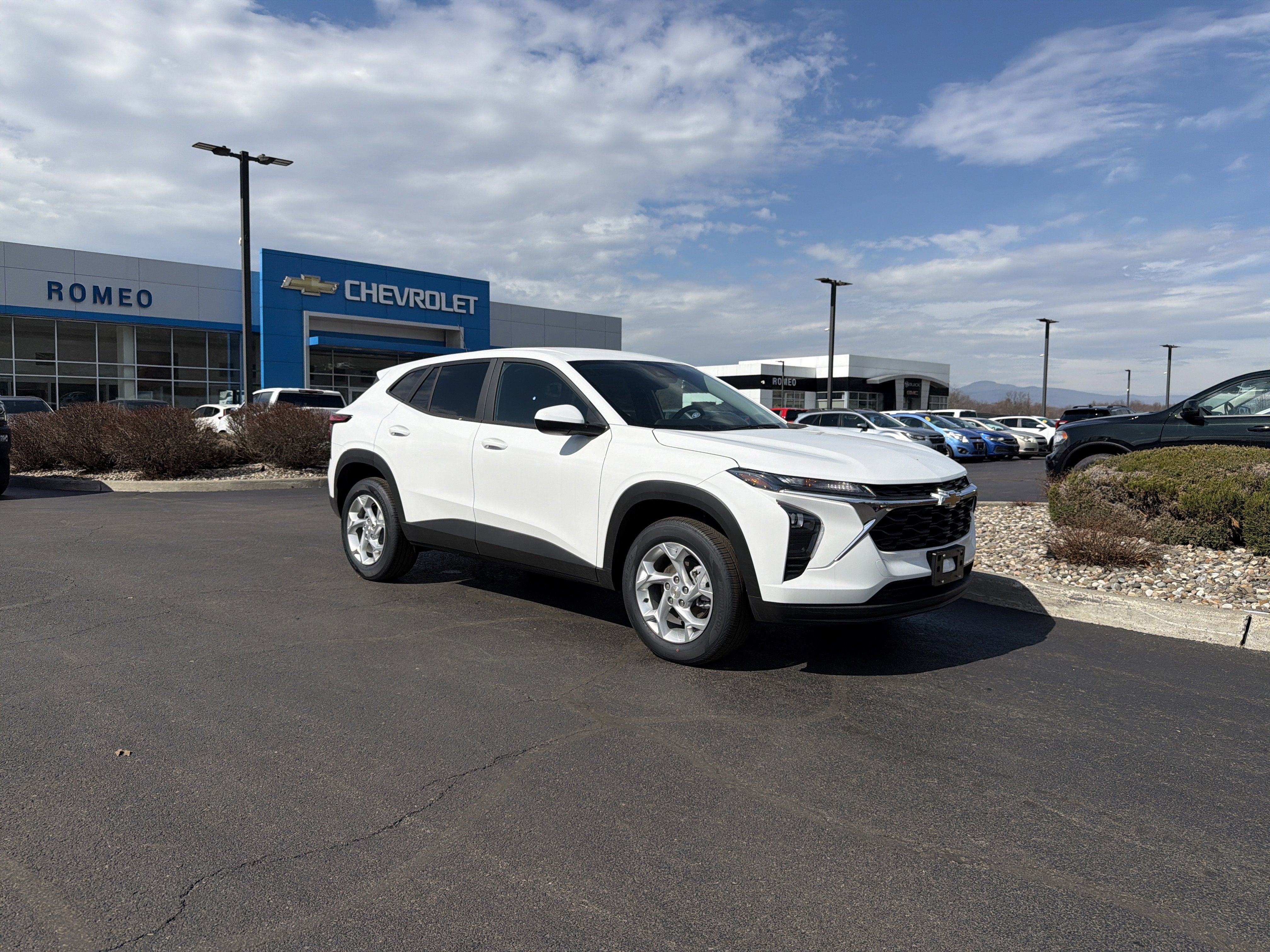 View vehicle photo 3