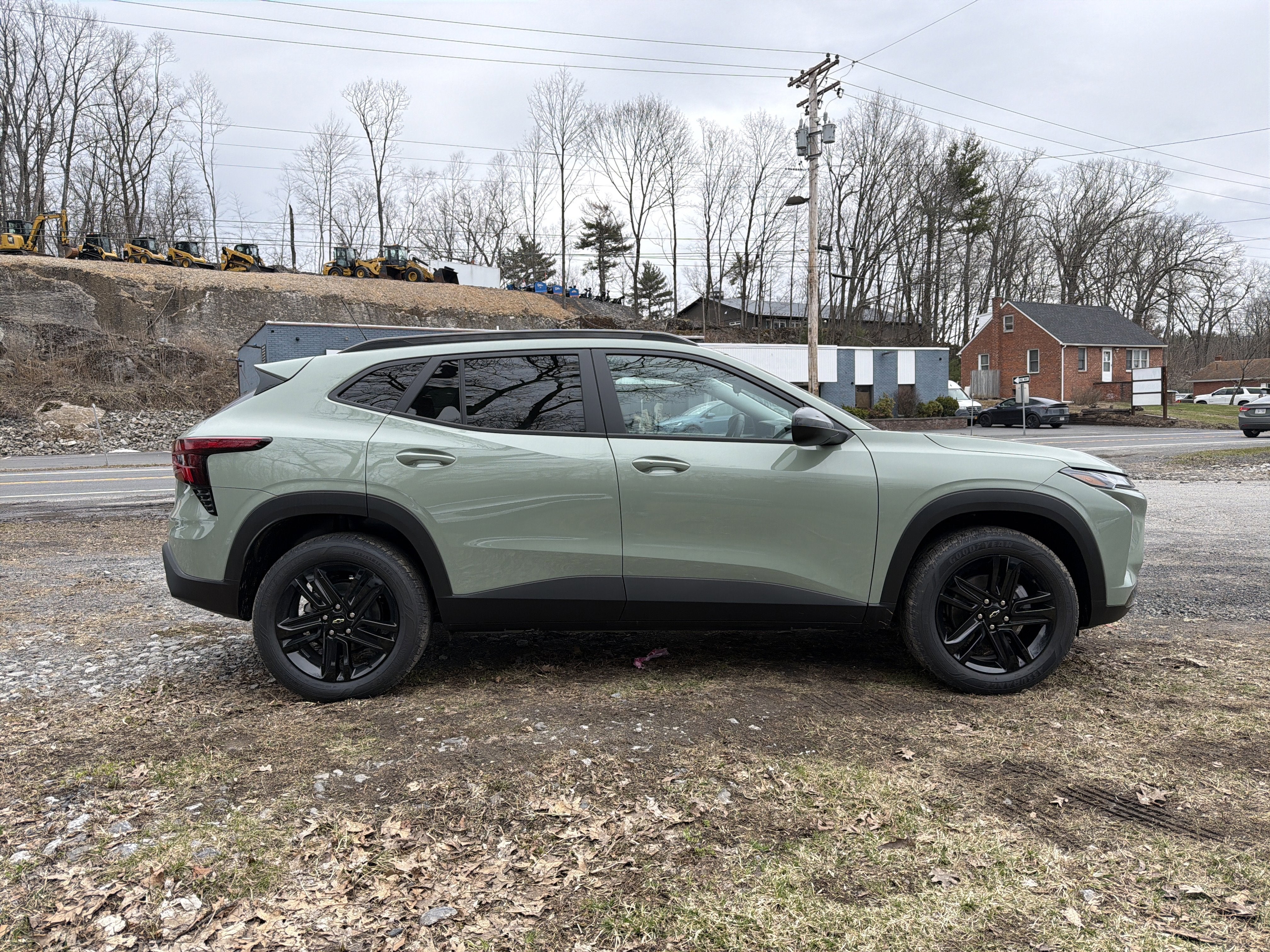 View vehicle photo 4