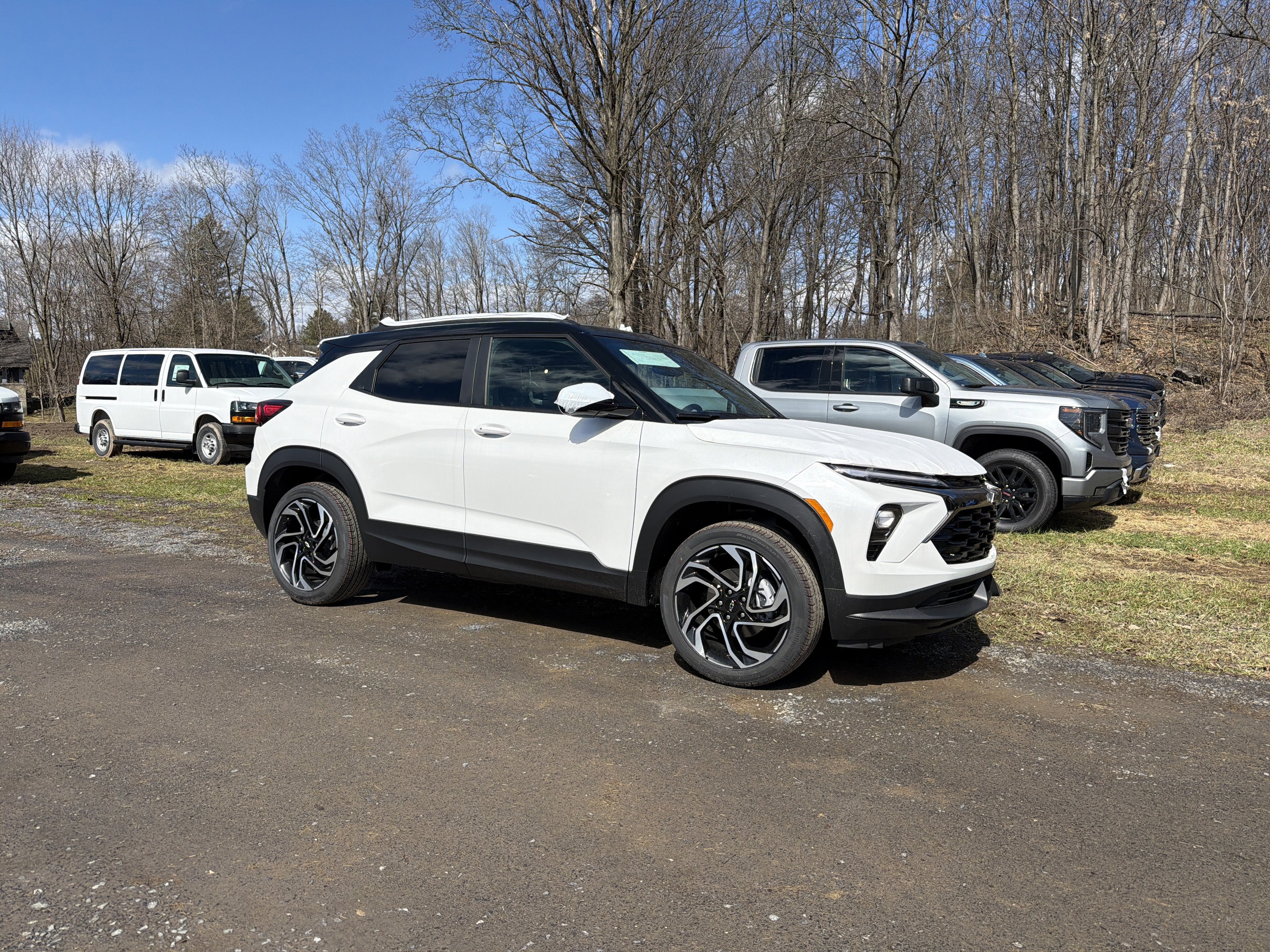 View vehicle photo 3