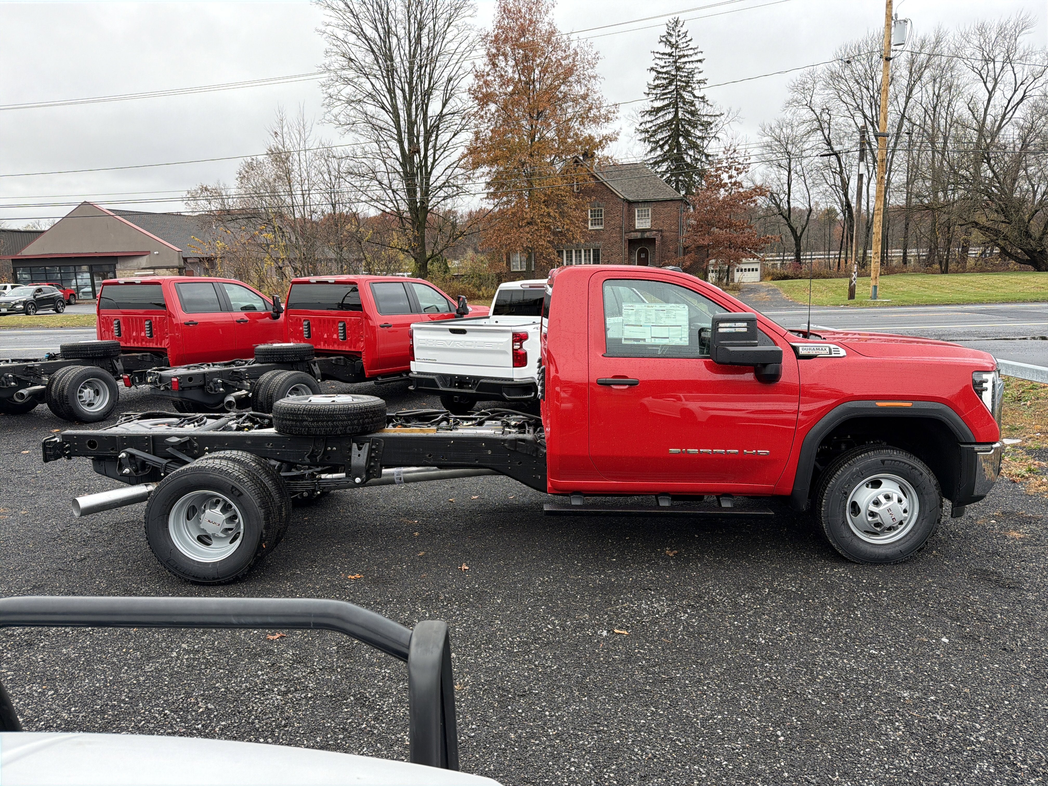 View vehicle photo 4