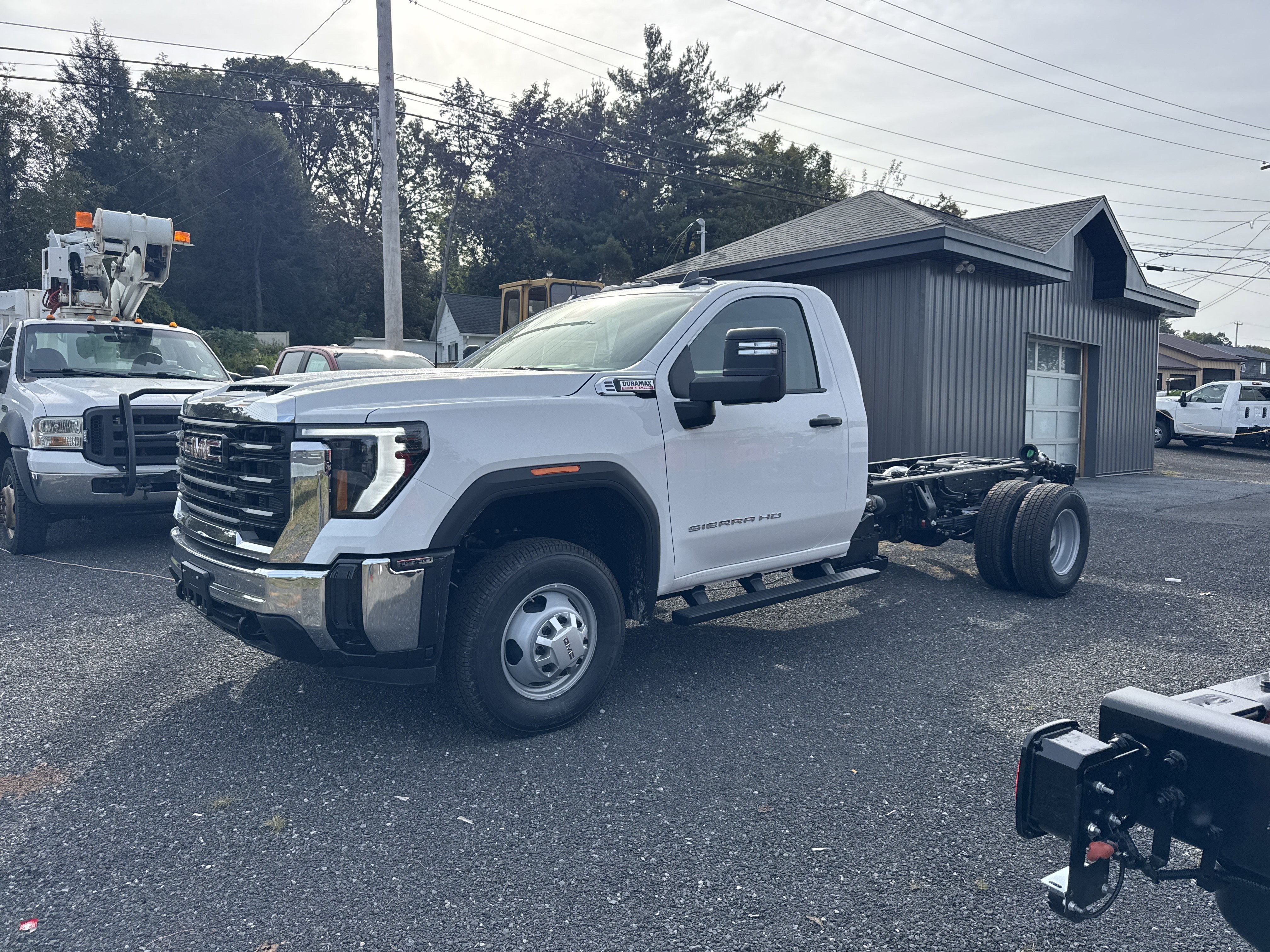2025 GMC Sierra 3500HD Chassis Pro Regular Cab 4WD