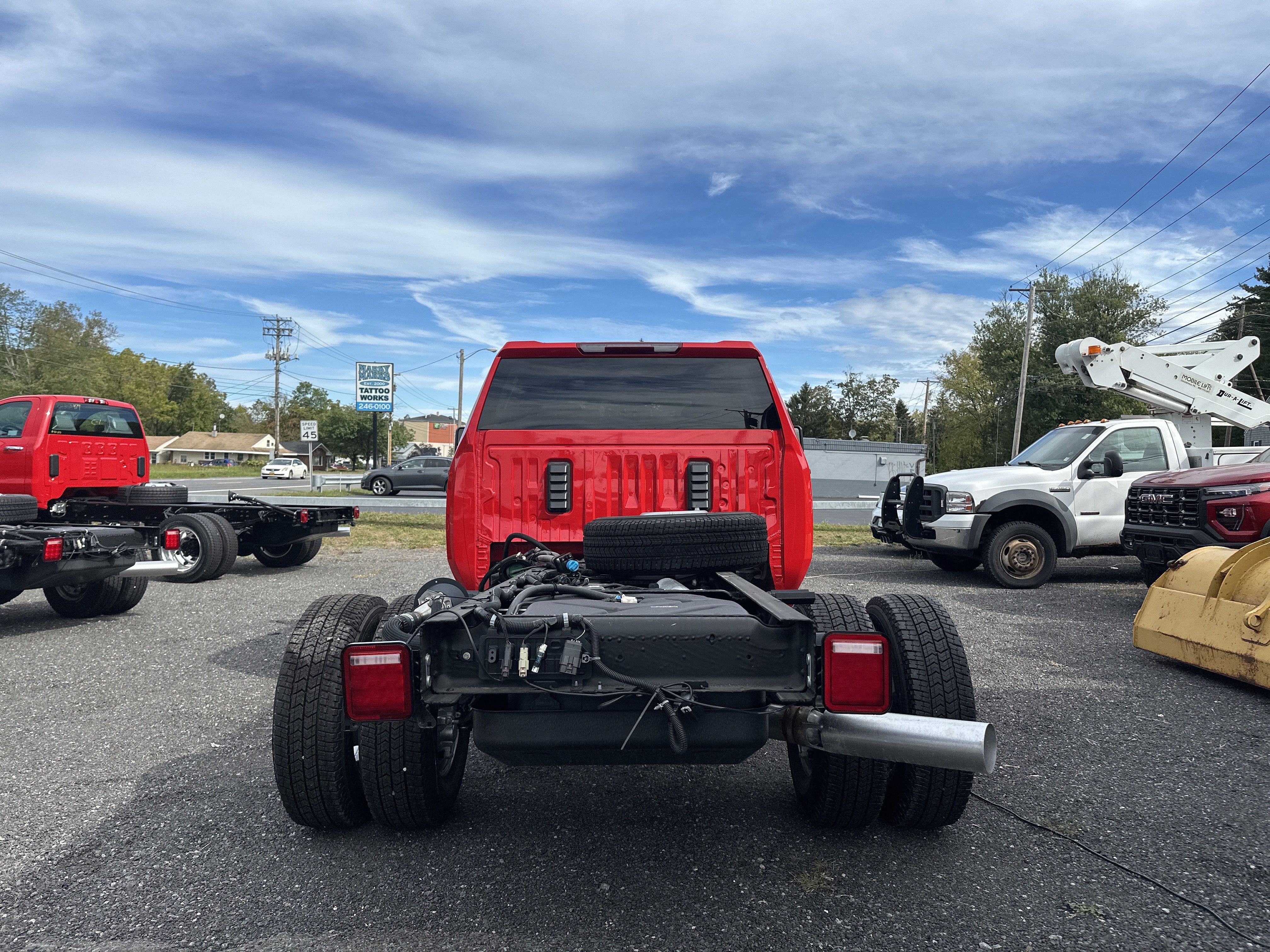 View vehicle photo 7