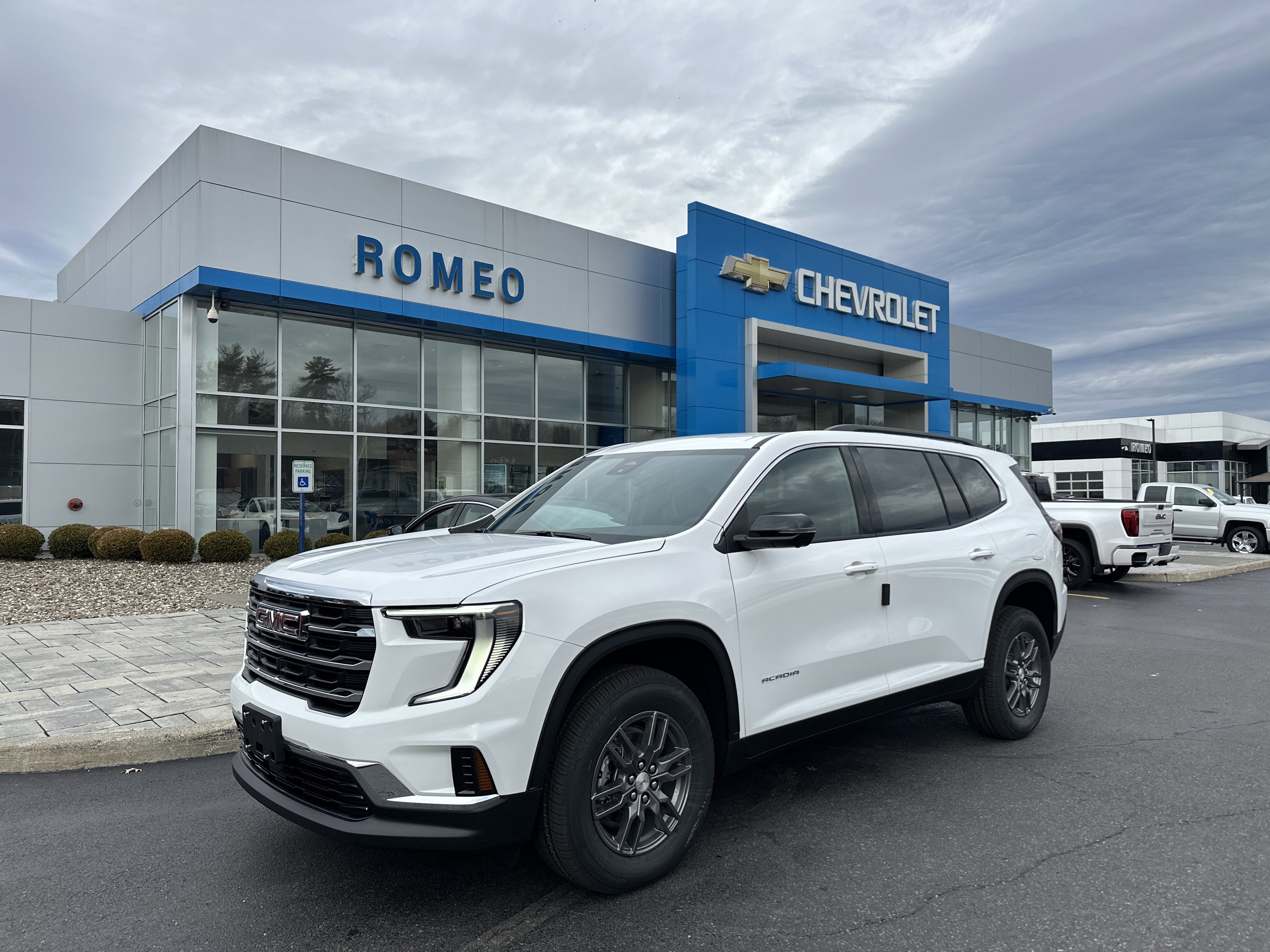 Summit White 2026 GMC Acadia Elevation AWD SUV / Crossover Four-Wheel Drive Automatic