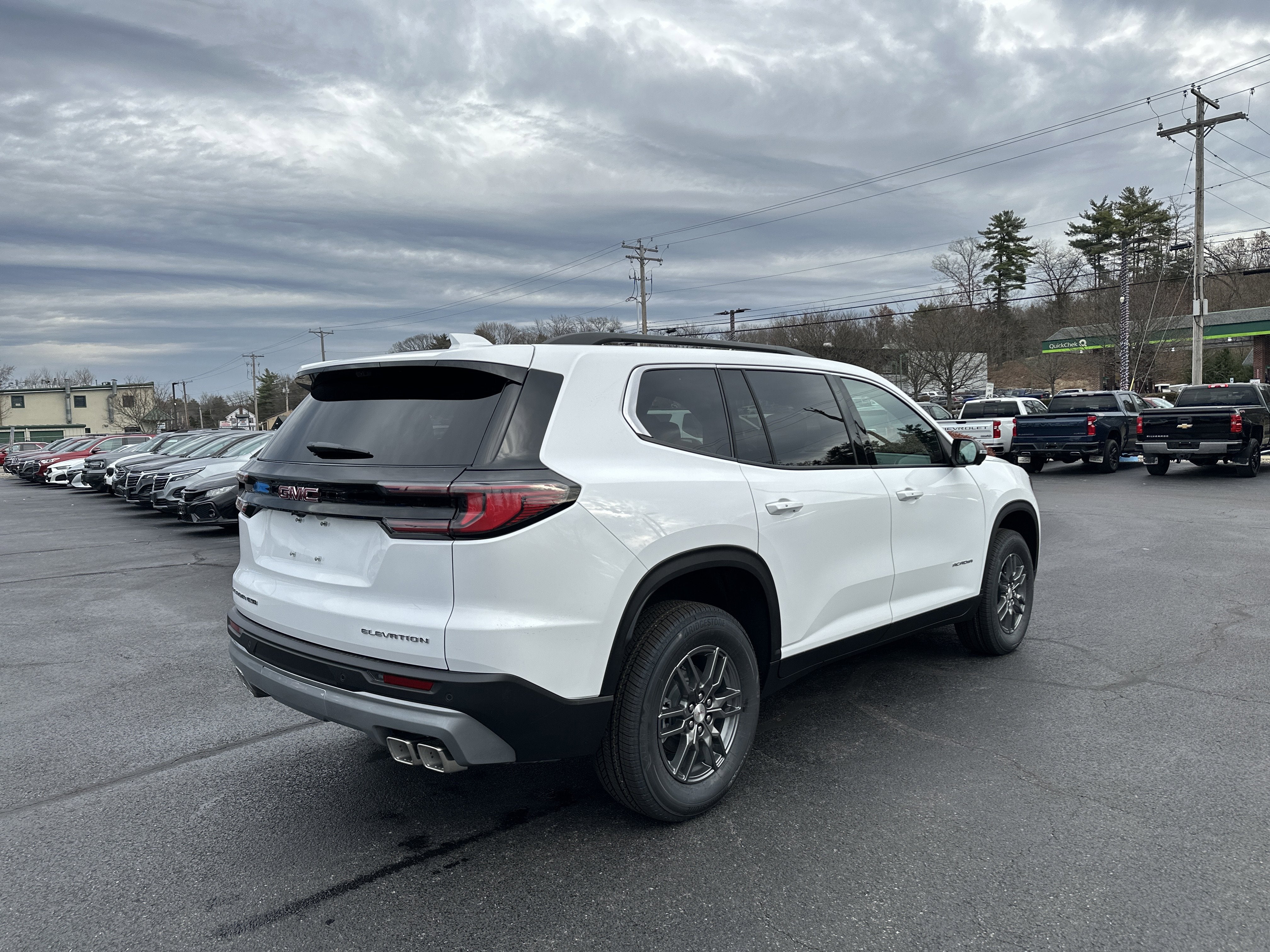 View vehicle photo 6