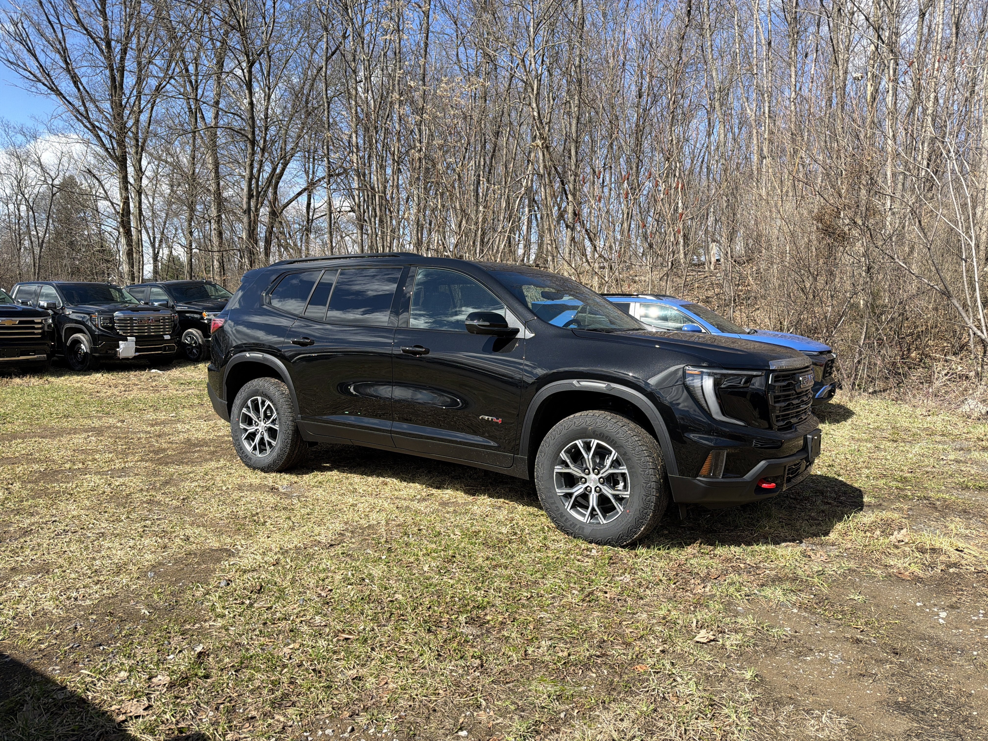 View vehicle photo 3