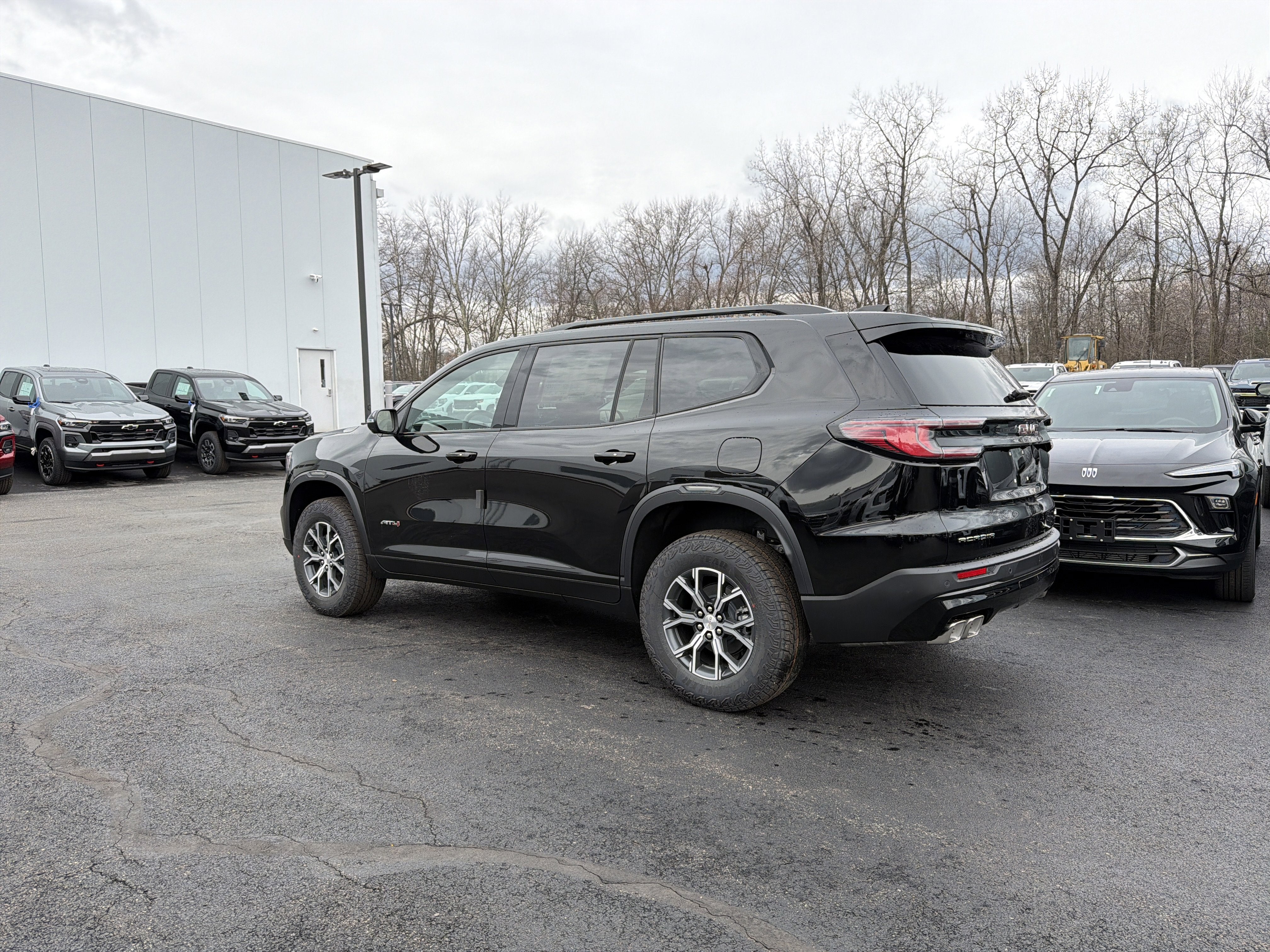 View vehicle photo 4