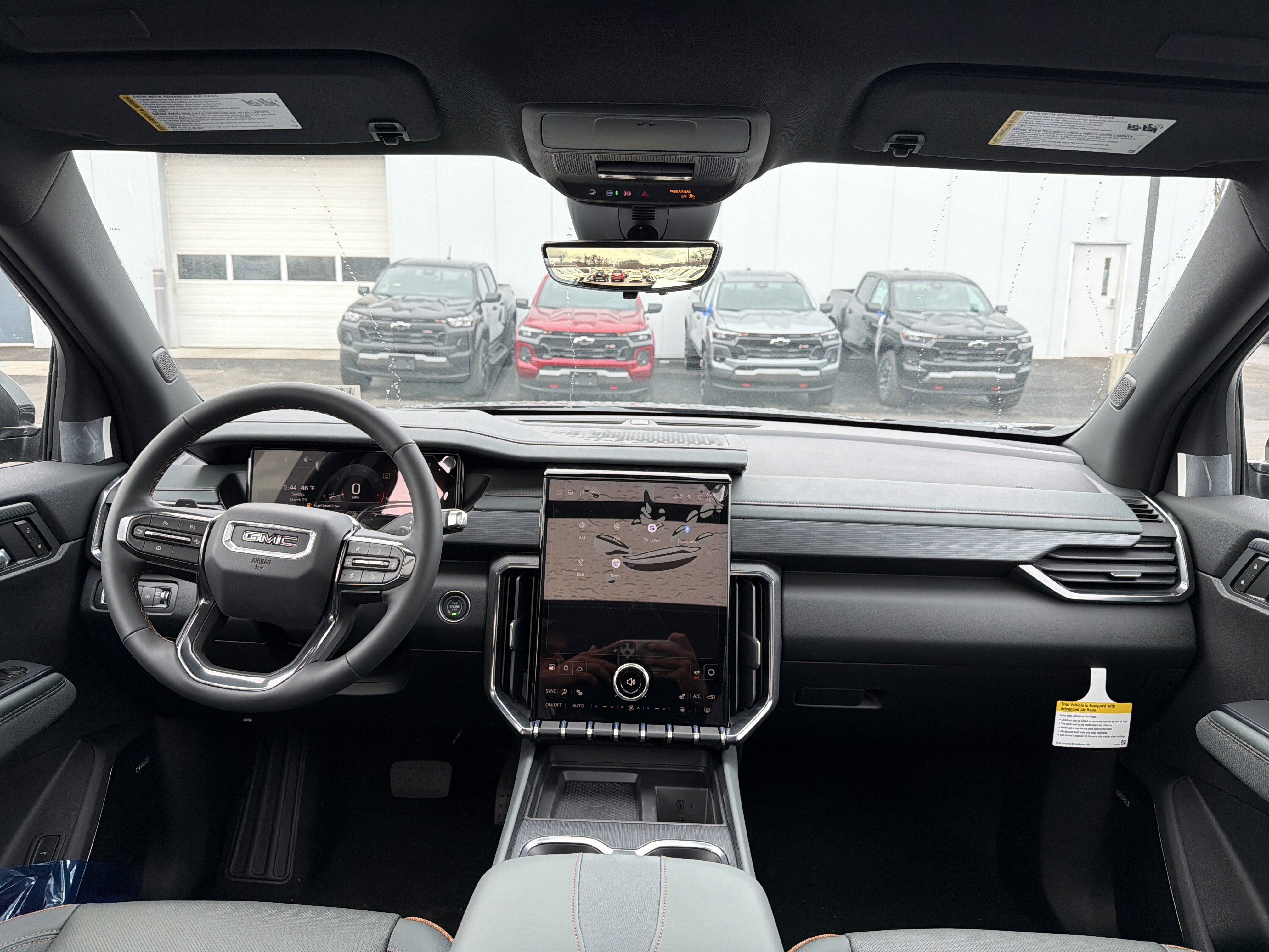 View vehicle photo 7