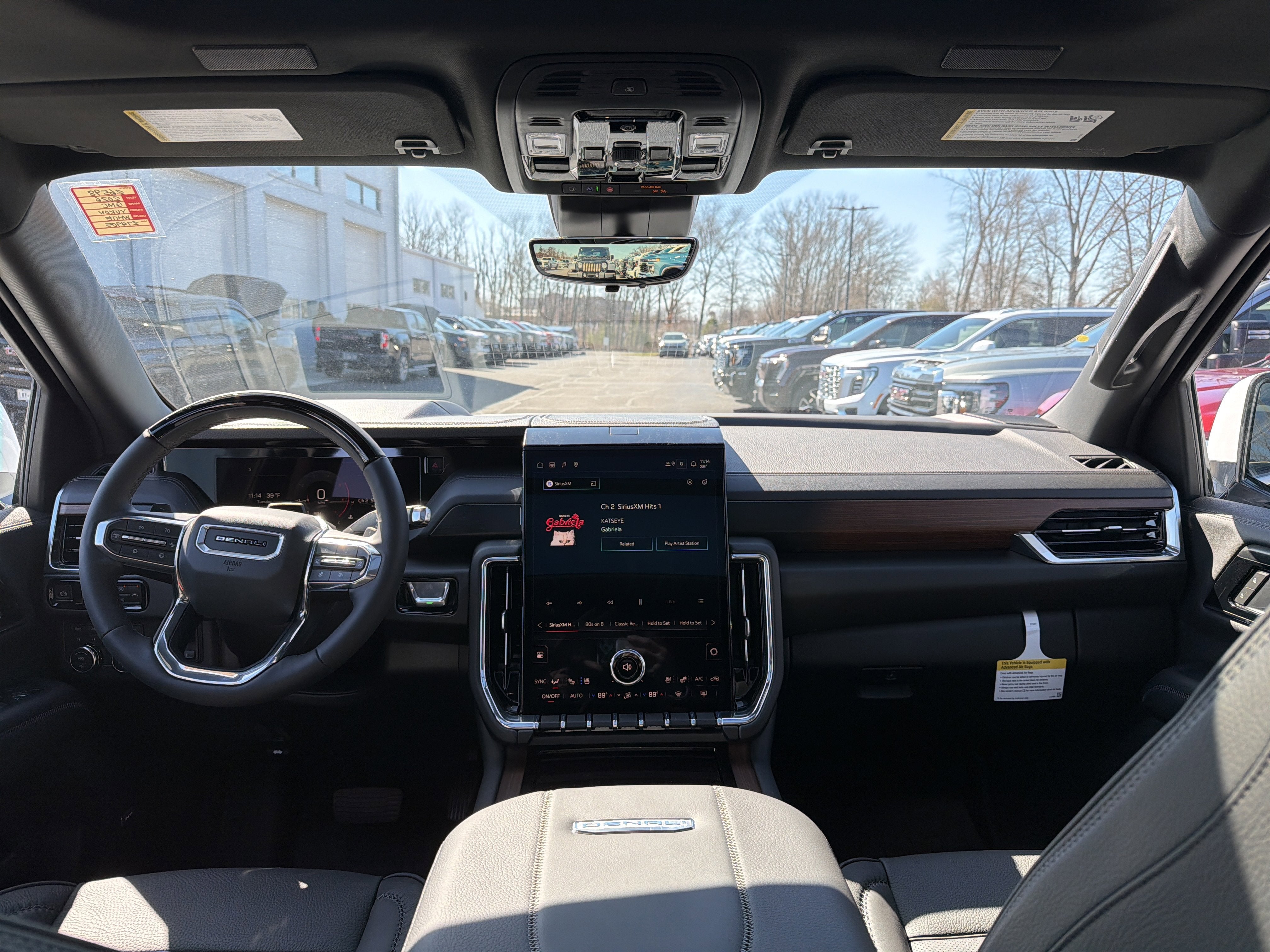 View vehicle photo 7