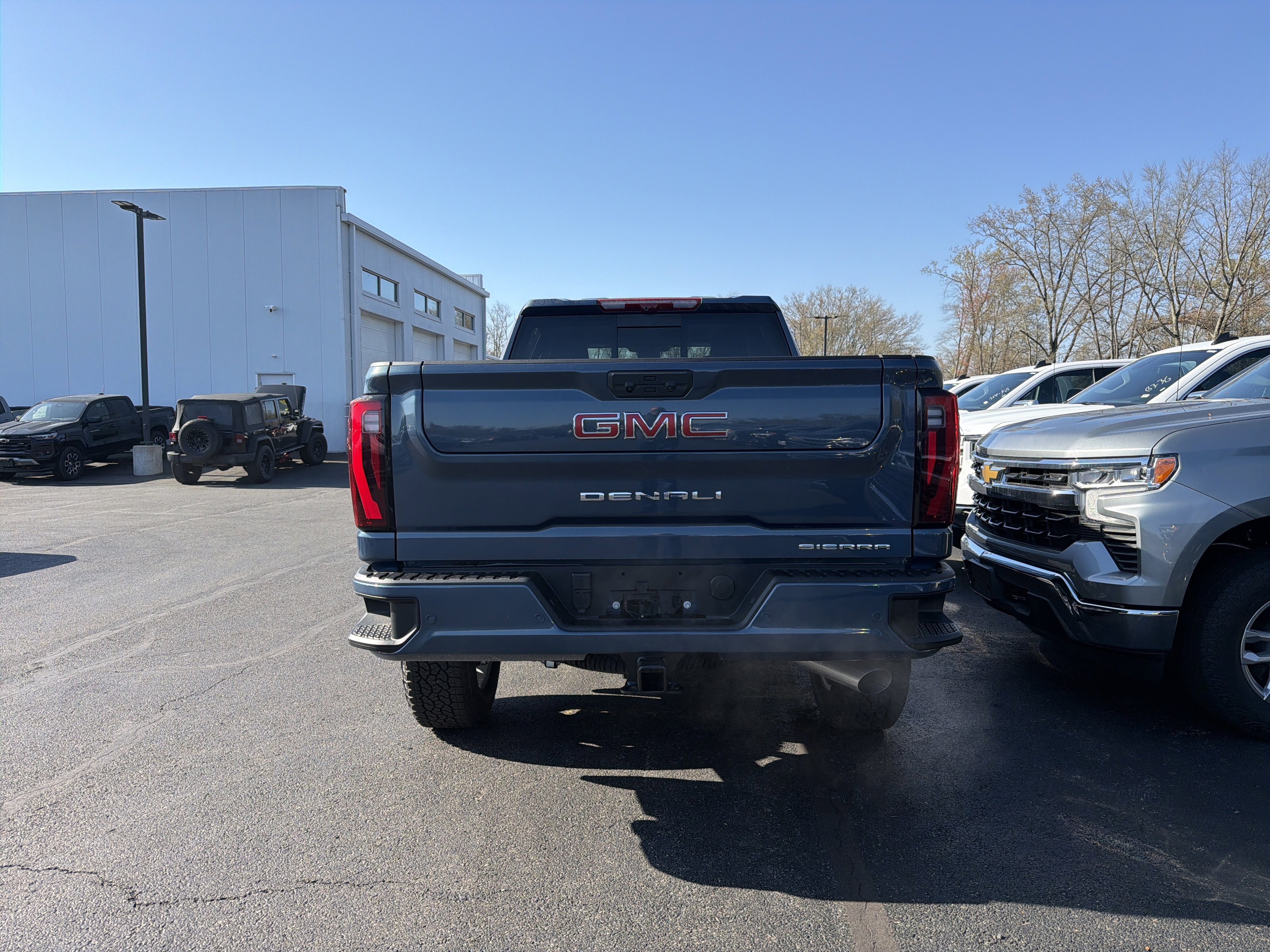 View vehicle photo 3