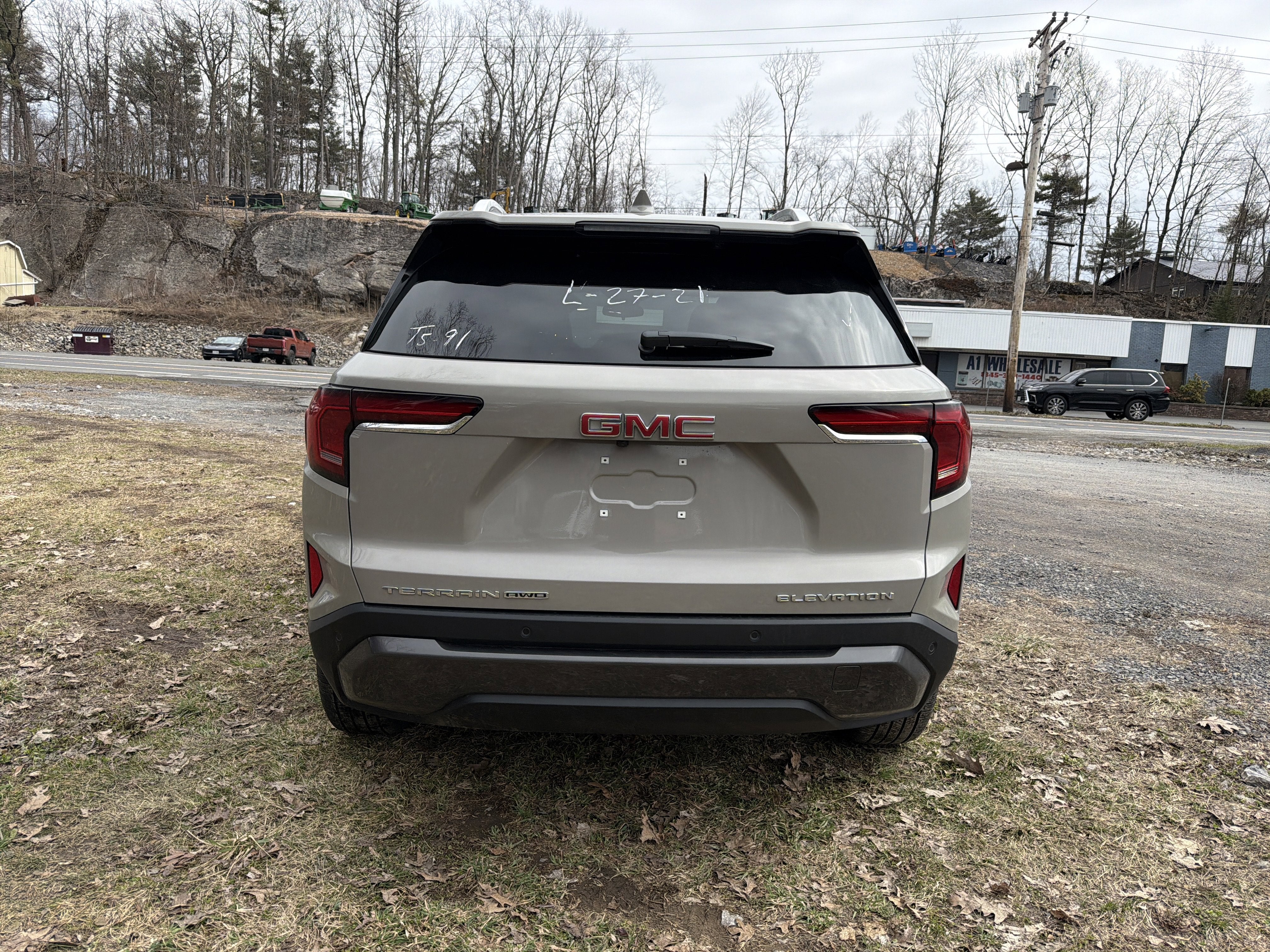 View vehicle photo 3